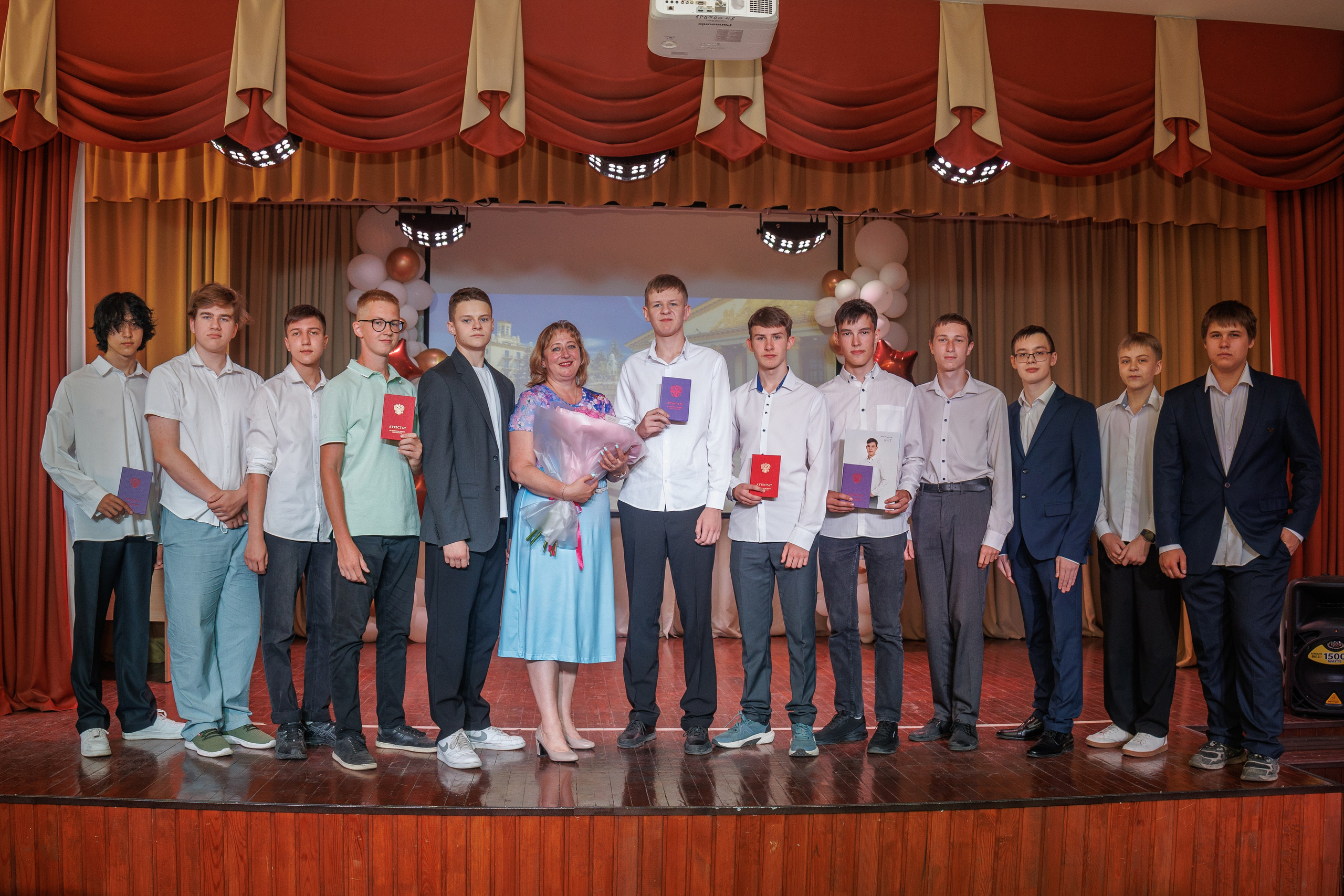 Вручение аттестатов. Свадебный и семейный фотограф в Новосибирске Ирина Дорошкова