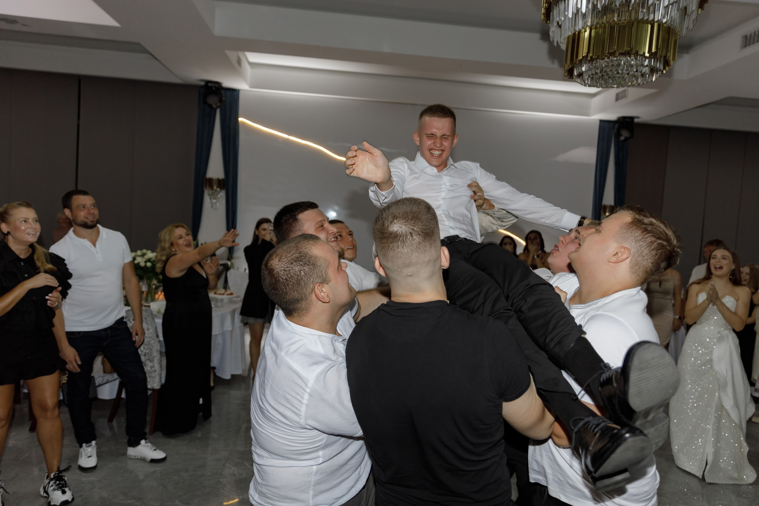 Современная классика. Свадебное агентство Reverence Самара