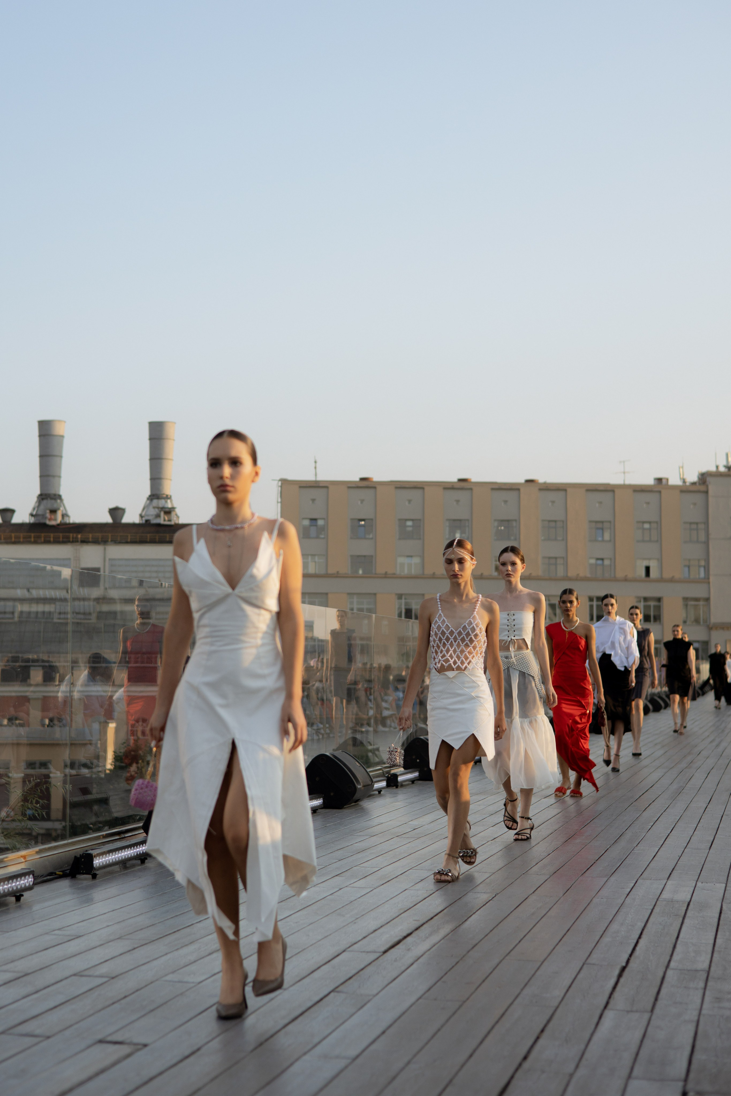 Модный показ. Парящий мост. Оформление свадеб, декор свадеб Вера Маркова, Москва