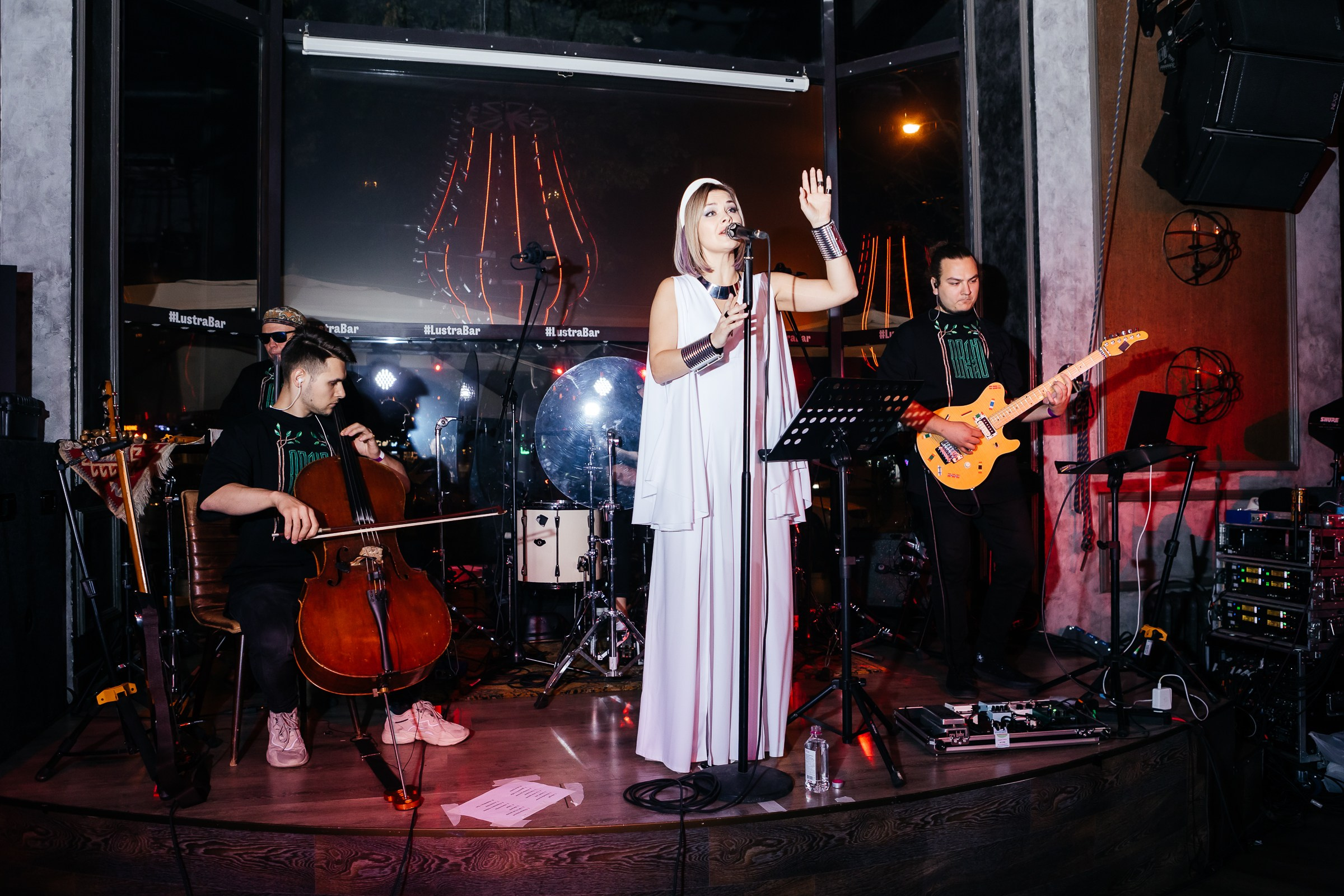 Полюшка в Lustra bar. Репортажный и свадебный фотограф Катерина Потапова