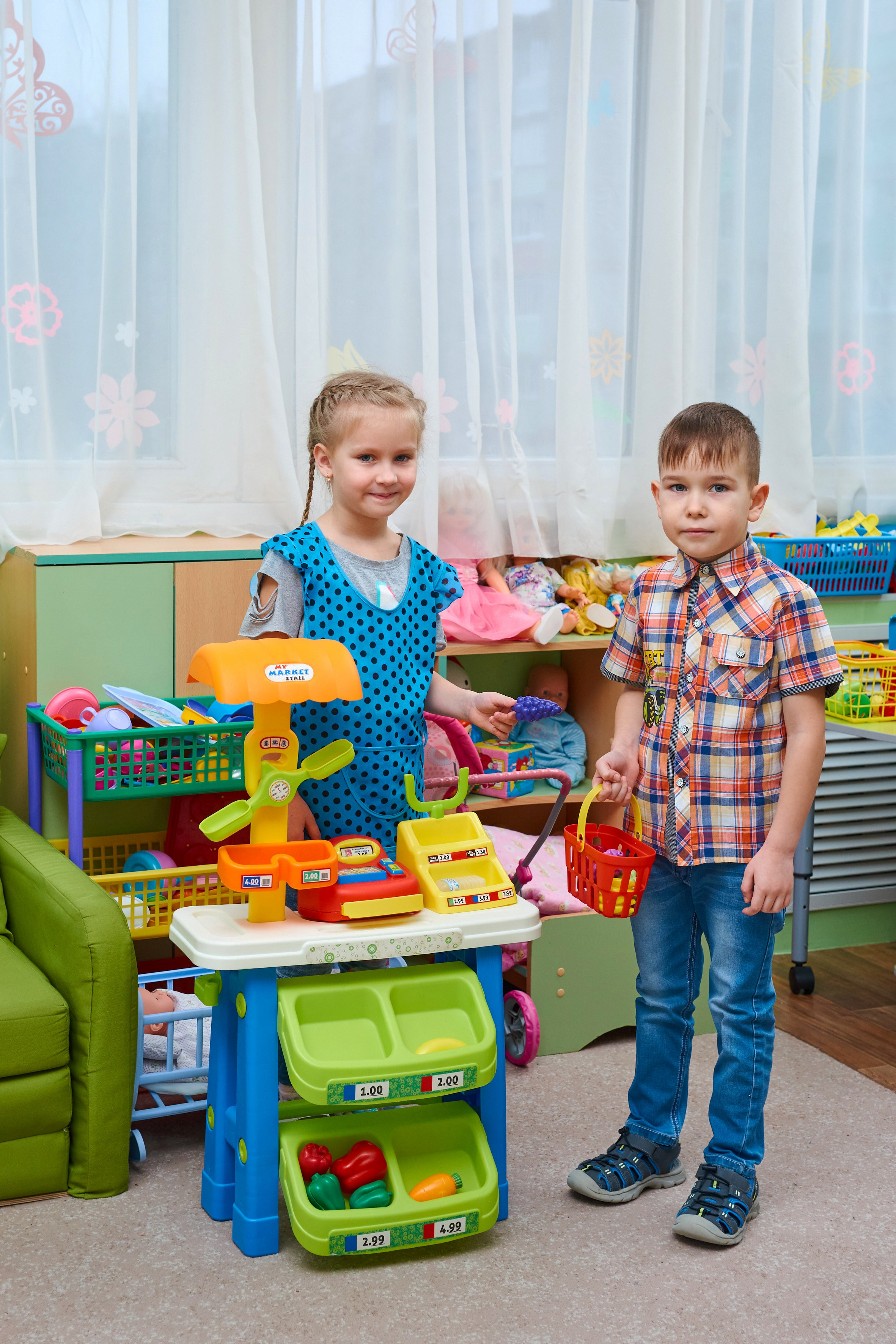 Игры и занятия в группе. Childrenfoto.ru