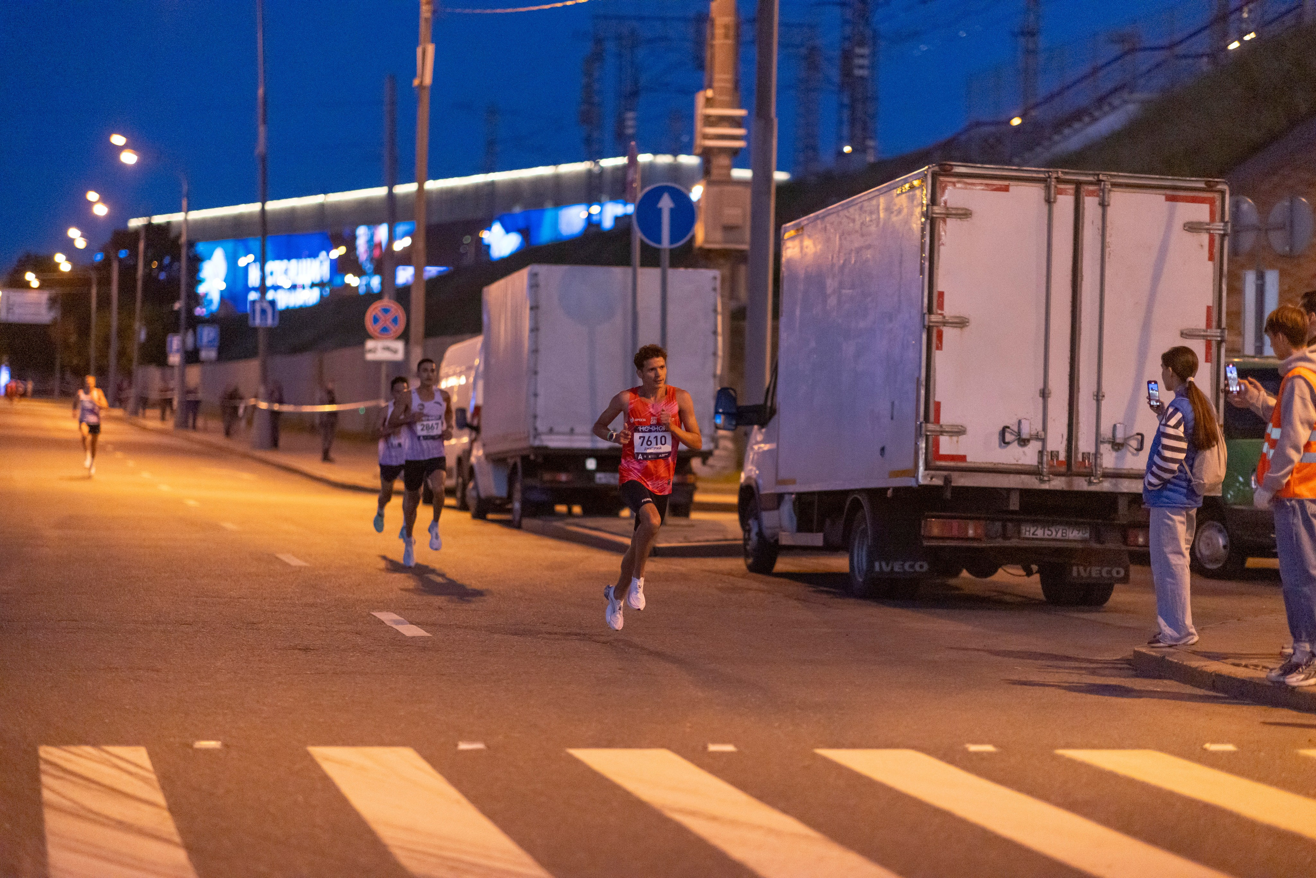 Ночной забег 2025. Фотограф Сергей Ловкий