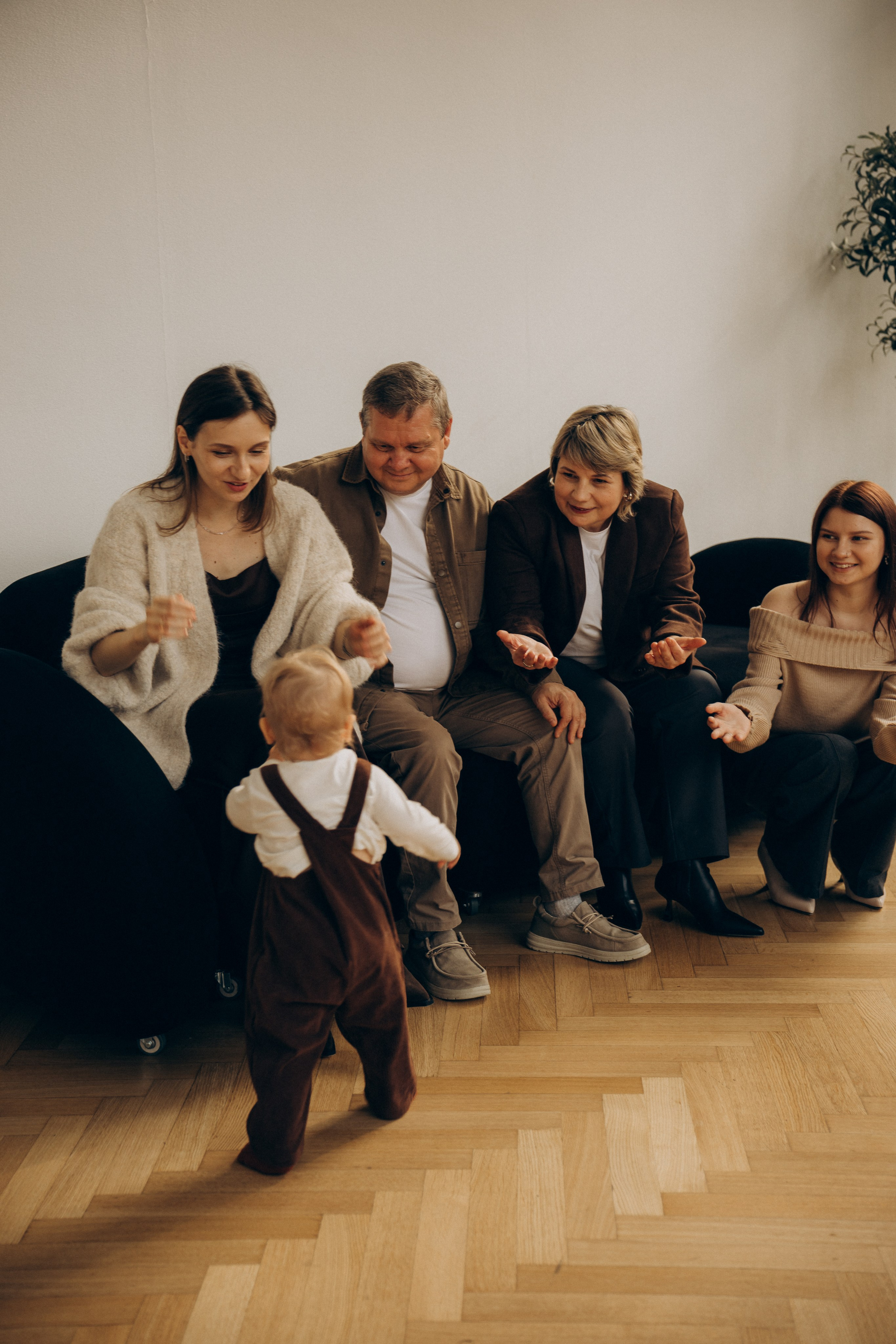 Семейная фотосессия, фотосессия поколения, фотосессия большой семьи, семейная фотосессия в студии