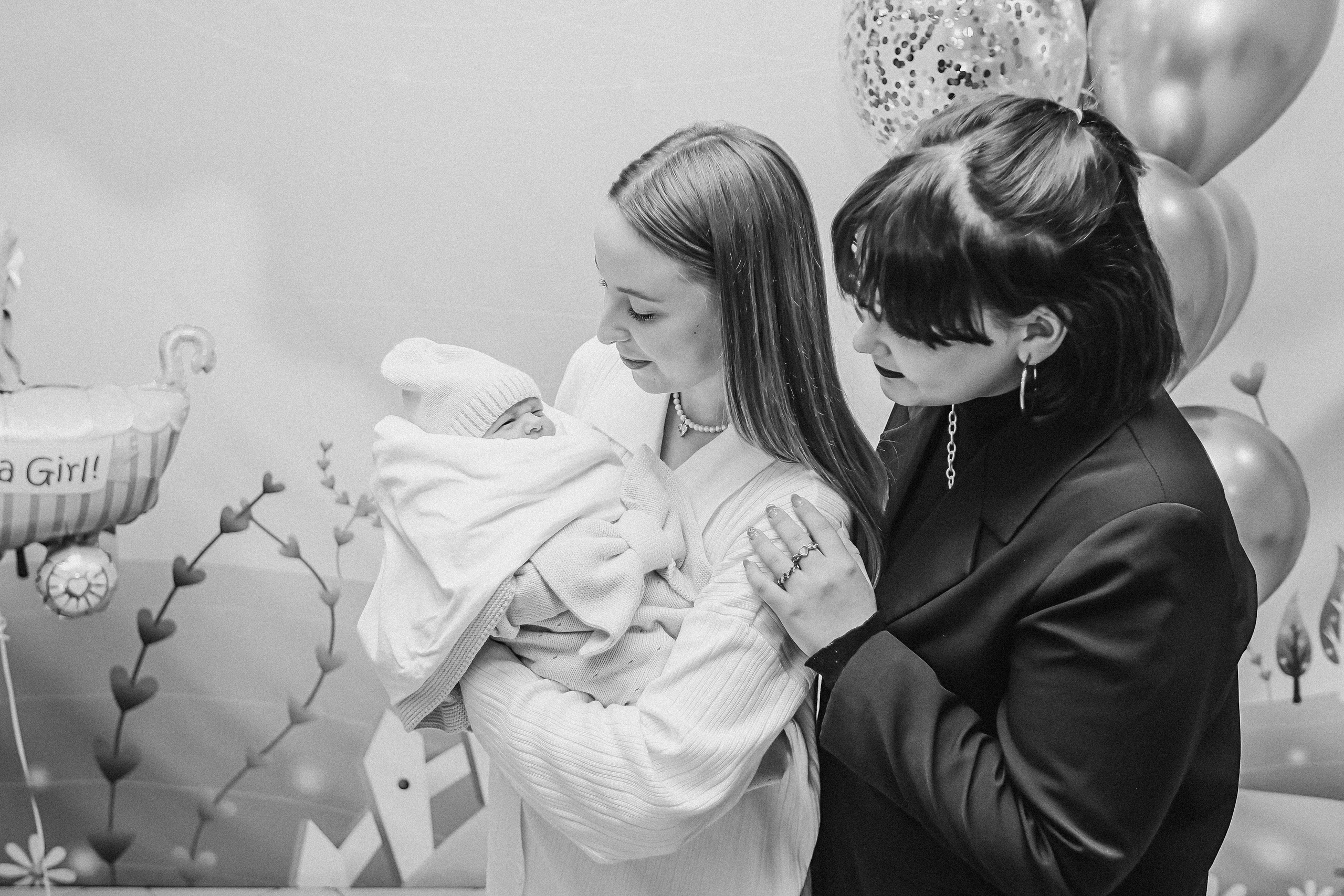 Выписка палата+внизу ПЦЭ. Семейный фотограф Тюмень, фотограф на роды Салмина Мария