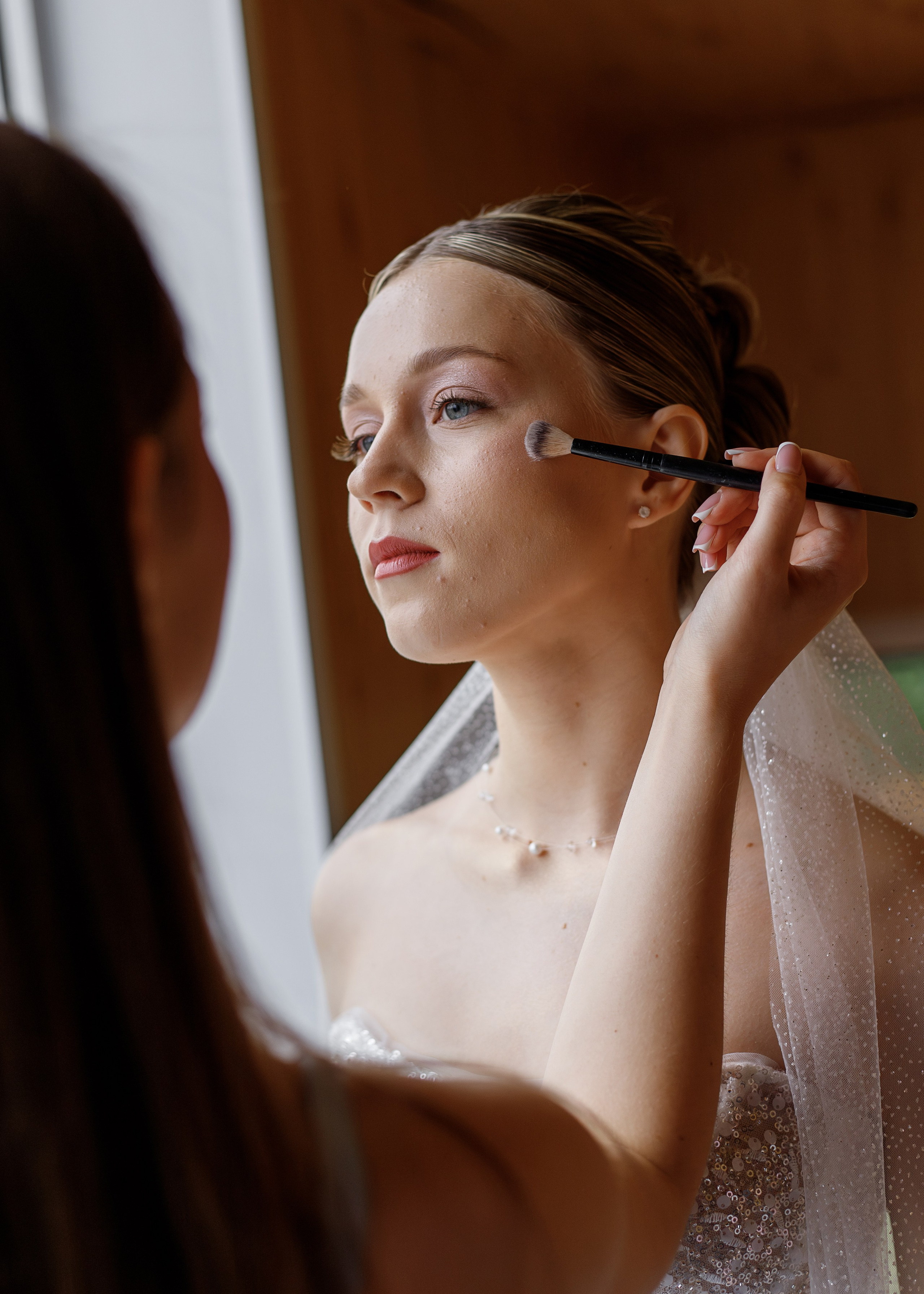 Магия свадебного дня в Новосибирске, свадебная лавстори в студии и на уличной локации. Фотограф Ольга Баранова