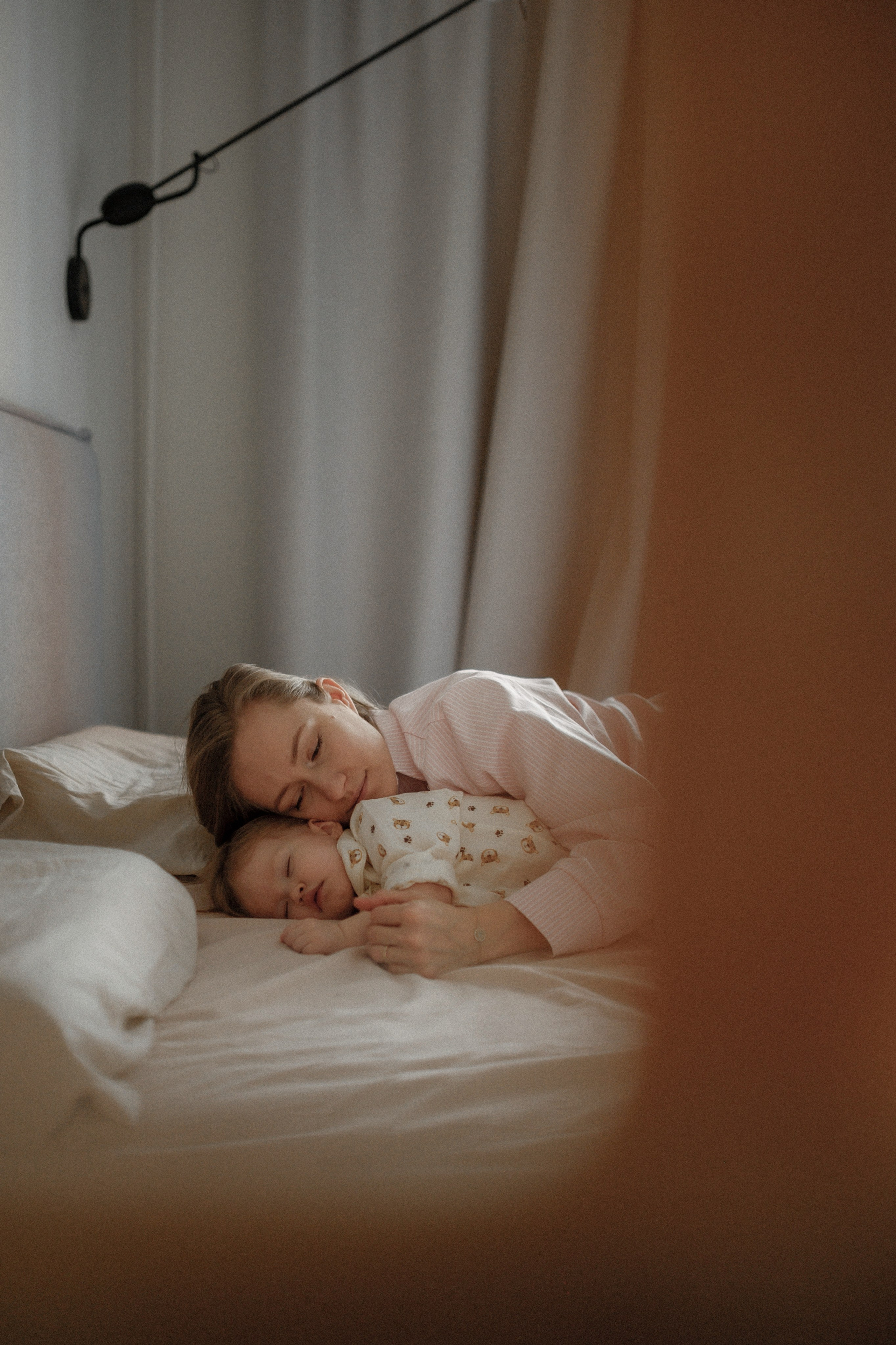 Даша и Варя дома. Семейный и свадебный lifestyle-фотограф в Москве Мария Петрова