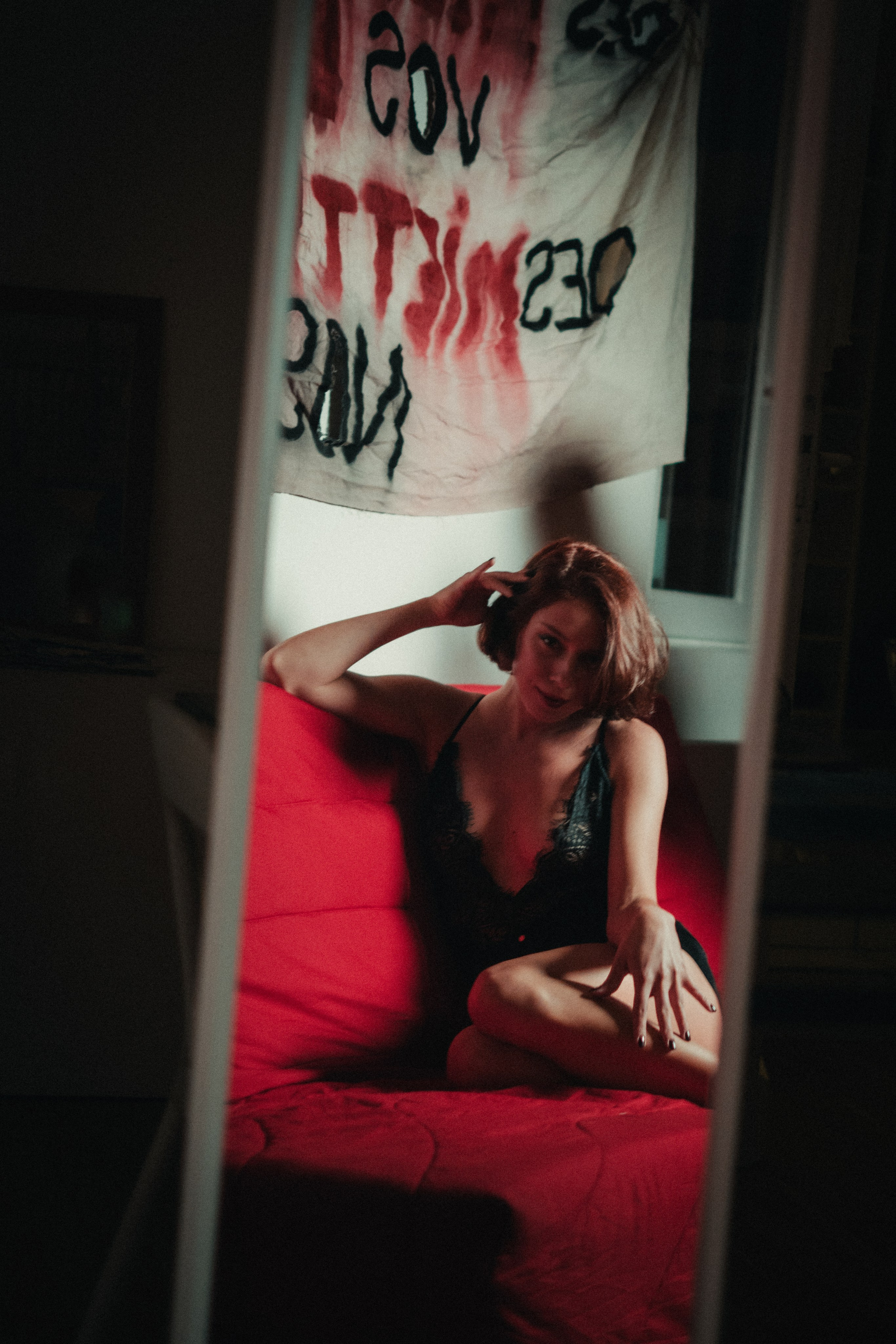 Des millions pour vos bombes des miettes pour nos vies. Фотограф Париж / Photographer Paris