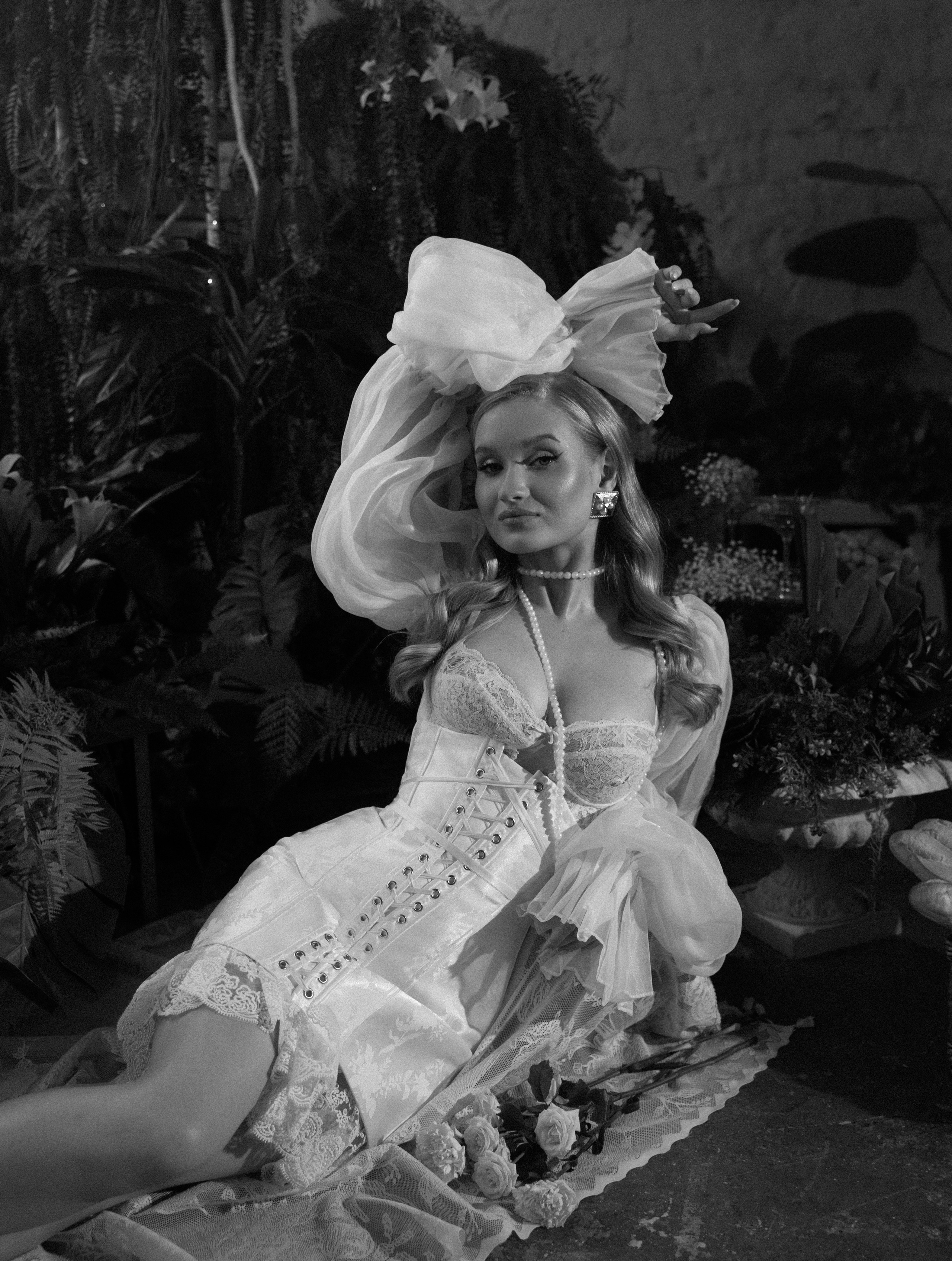 Невеста на пикнике в замке