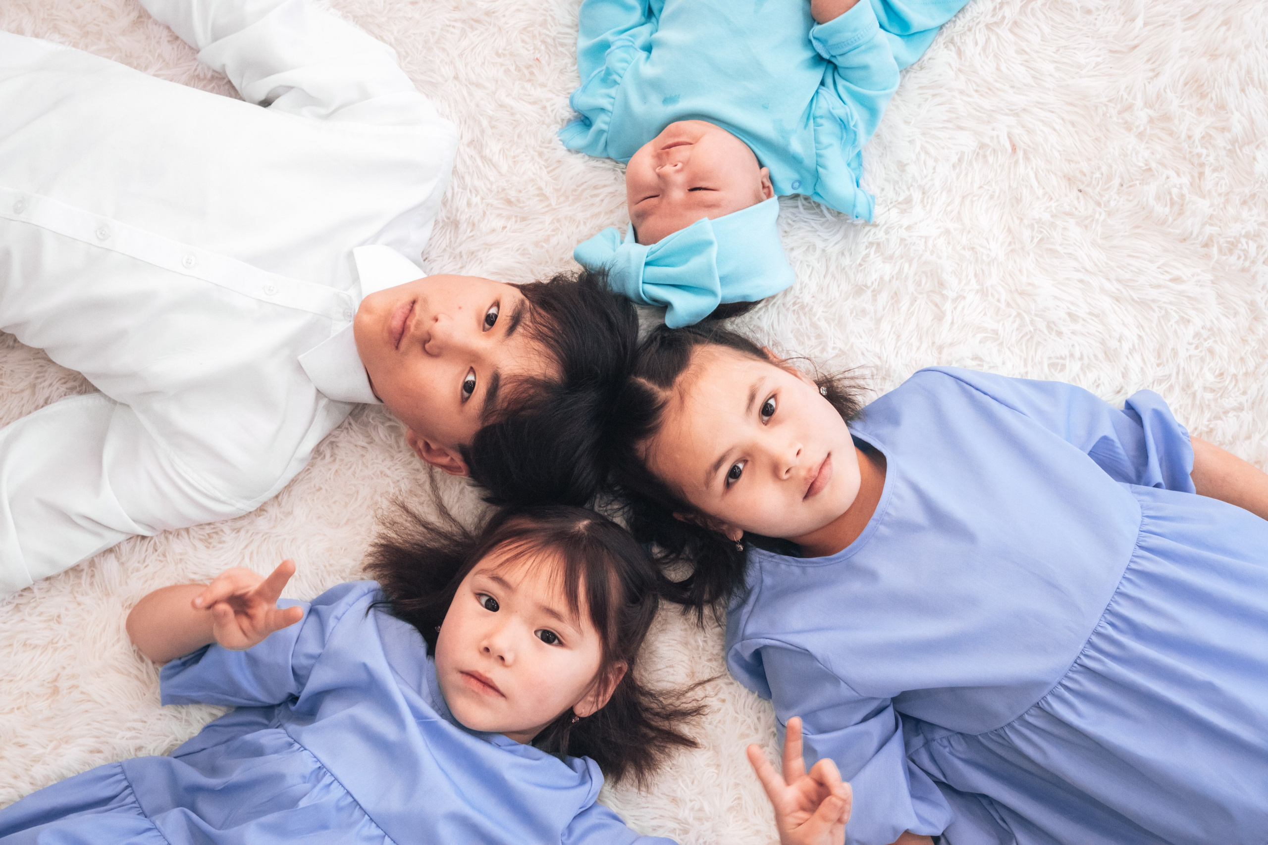 Съёмка прекрасной семьи в зале Лайт. PhotoMeet — Фотограф в Улан-Удэ