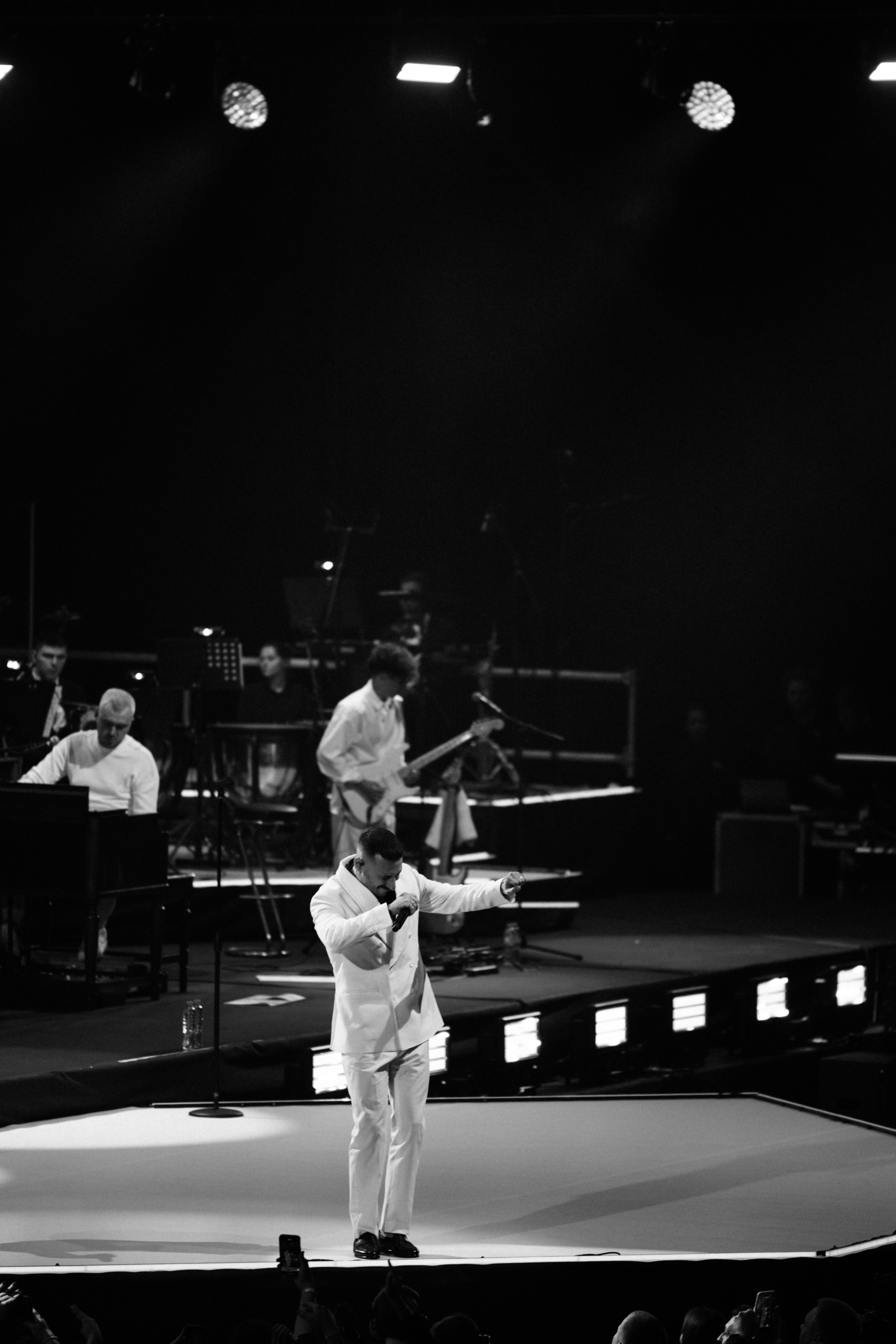 Концерт L'one 19.10.2025 с хором и симфоническом оркестром. Фотограф и видеограф Мария Банщикова, Солнечногорск, Москва