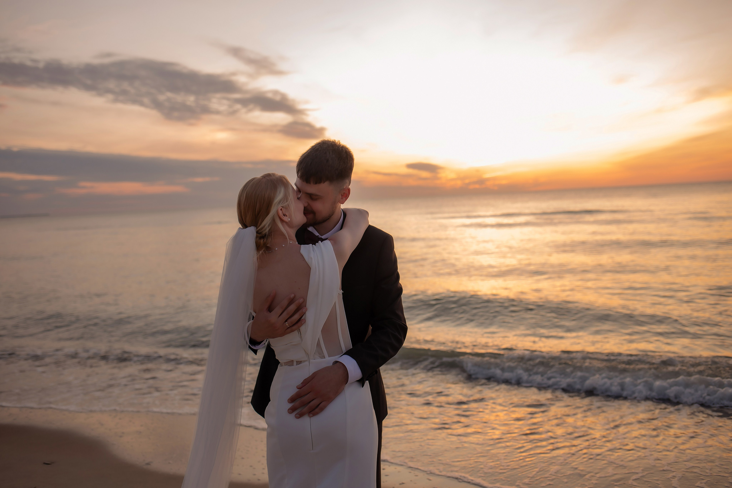 Александра и Влад. На закате. Фотограф в Калининграде Решетникова Алина