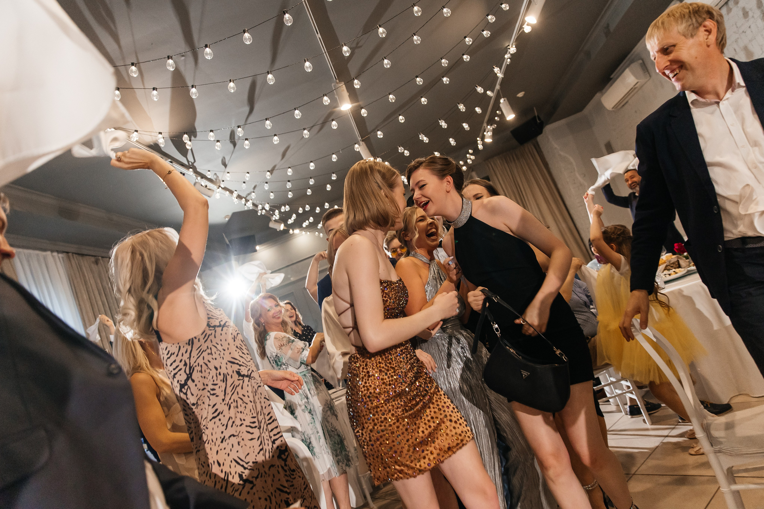 2023-06-23 Выпускной МБОУ СОШ № 10. Фотограф в Красноярске