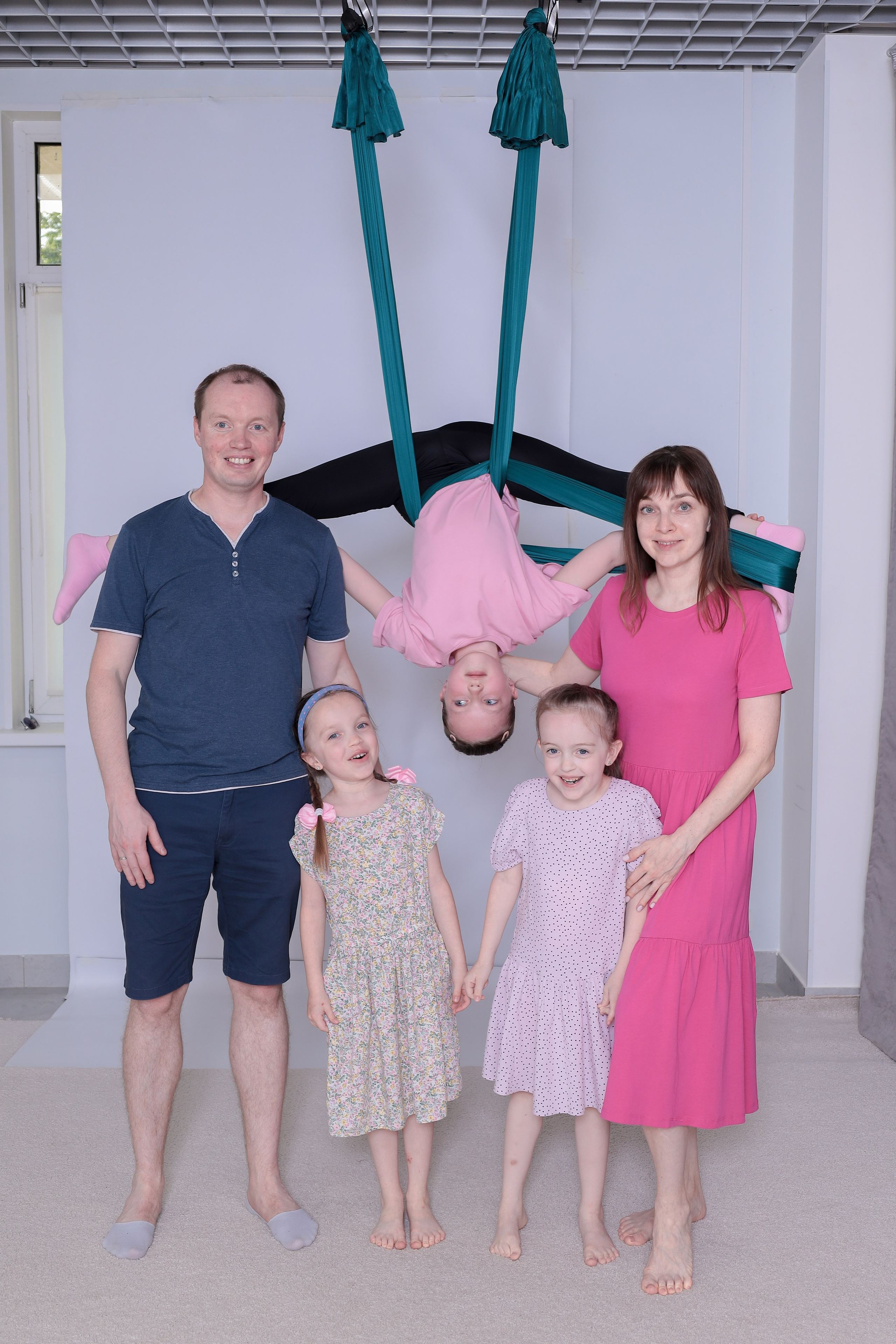 Детская аэройога. Фотограф Надршина Лилия