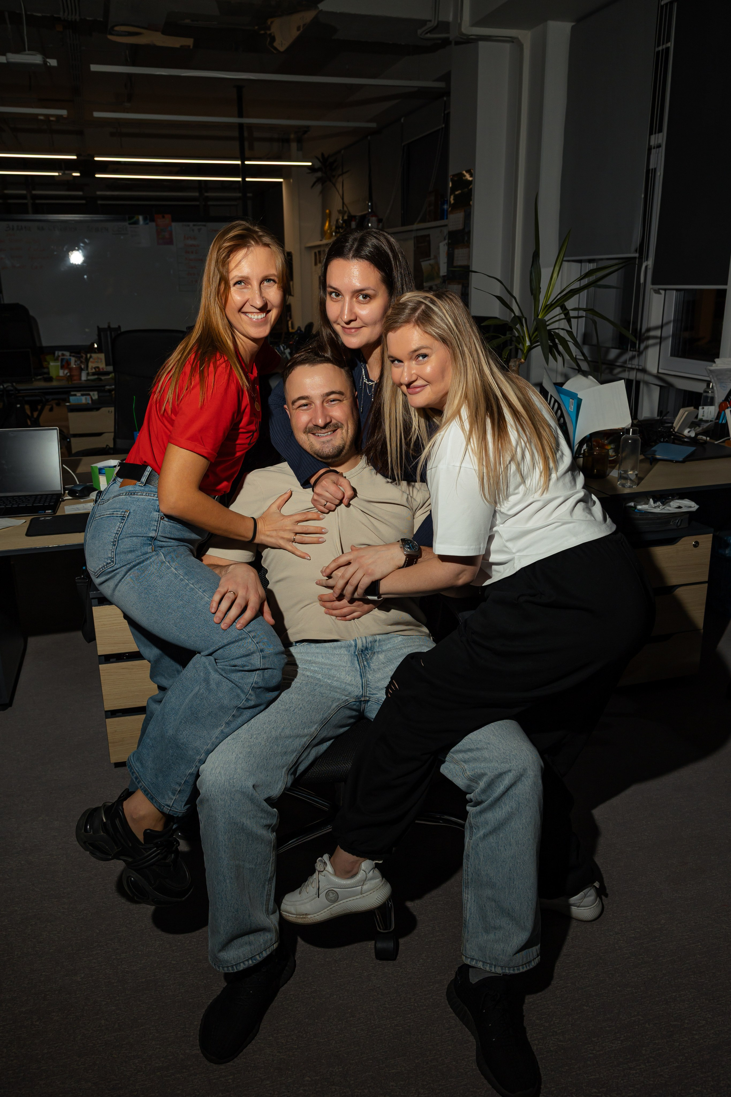 Дубль гис (офисная туса). Фотограф Вячеслав Фарунин