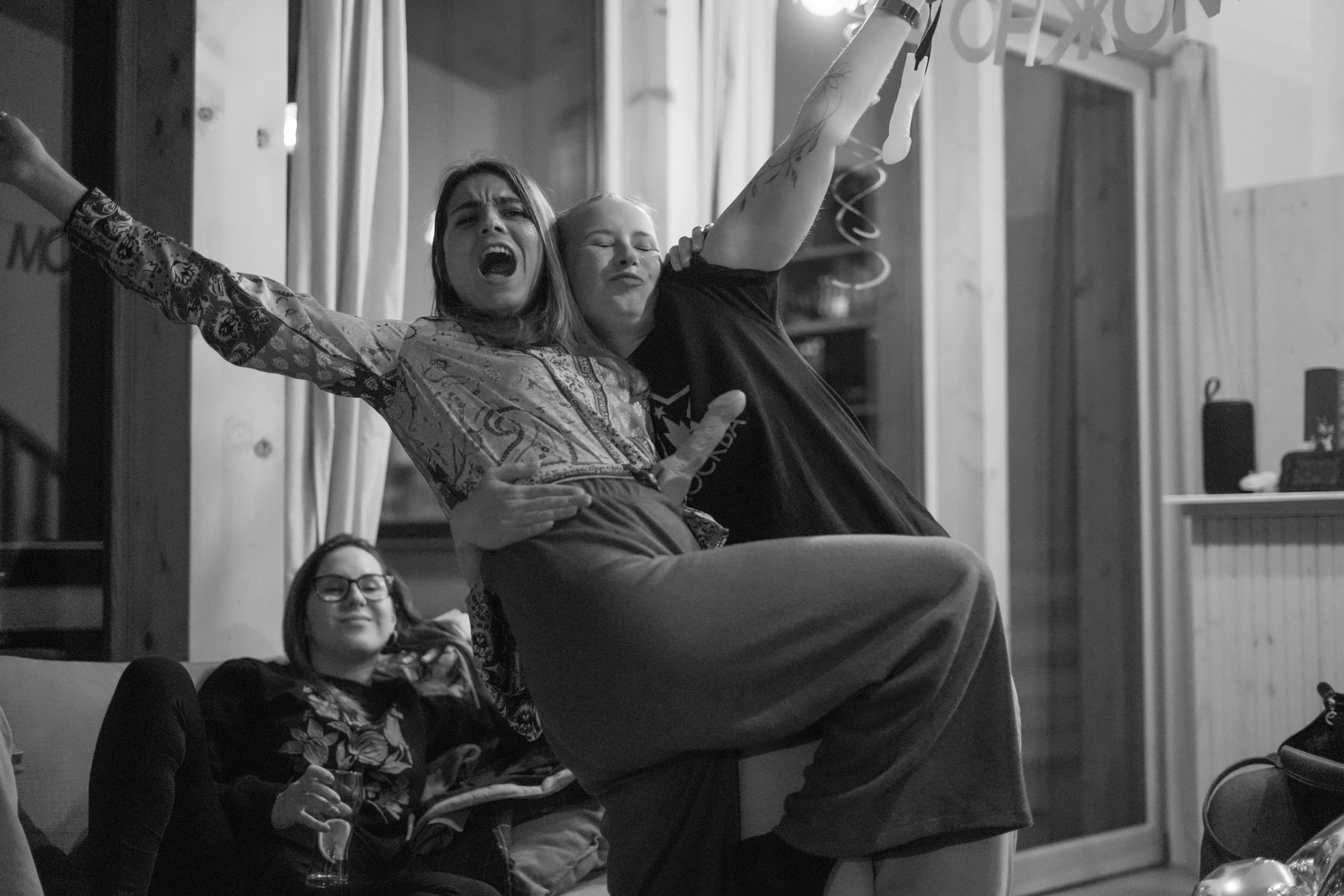 Stasy’s bachelorette party. Wedding Photographer in Barcelona and Medellin