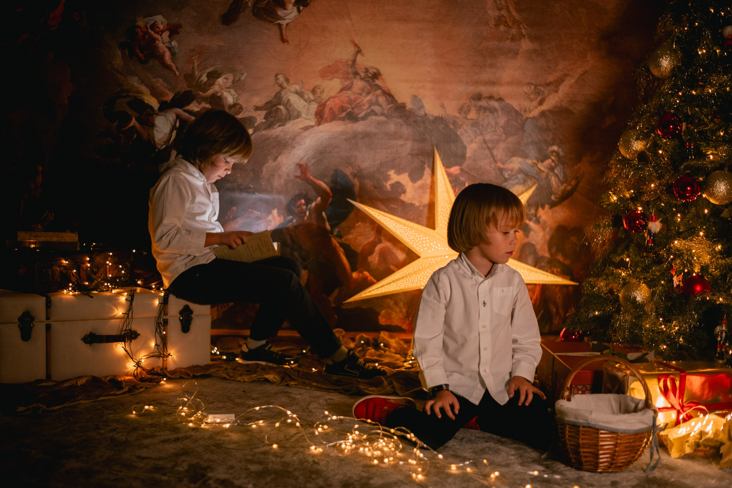 CHRISTMAS FOR VIKTOR AND ALEKSANDR. Anastasiia Antoniuk portrait, family and couple photographer, Portugal
