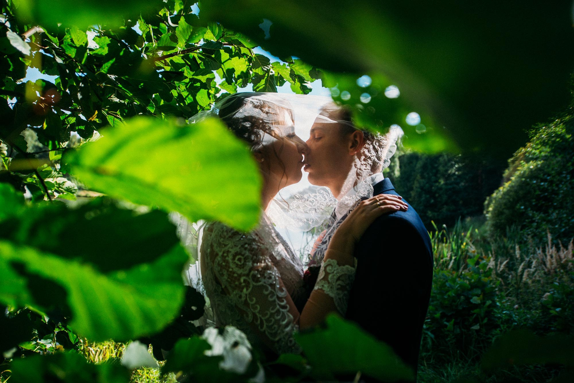Свадебный фотограф в Иваново Александр Кондаков | Живые эмоции. Фотограф для маркетплейсов в Иваново | Съемки одежды и белья