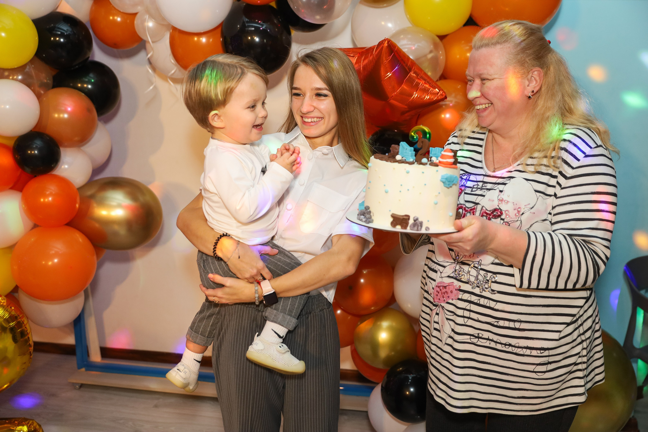 ДЕНЬ РОЖДЕНИЯ МАКСИМА 2 ГОДА. Фотограф мероприятий Ирина Каширина