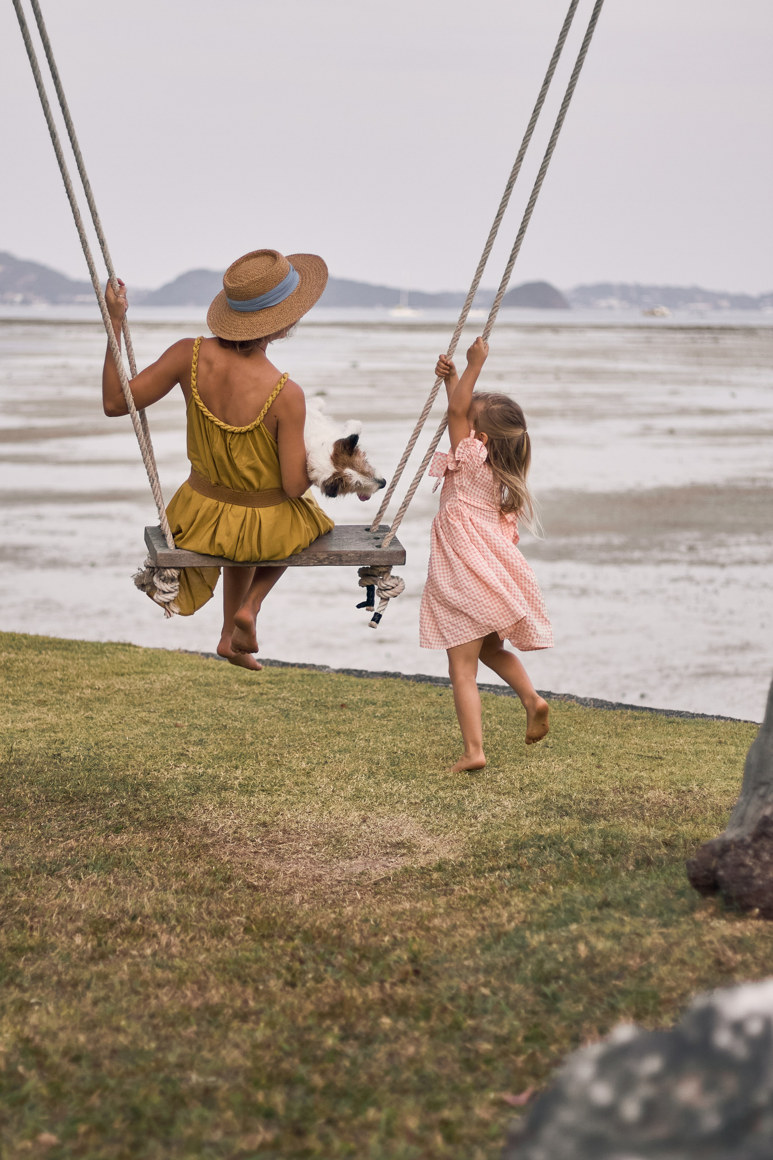 Вечерняя прогулка по пляжу с Джерри. Портретный фотограф Санкт-Петербург