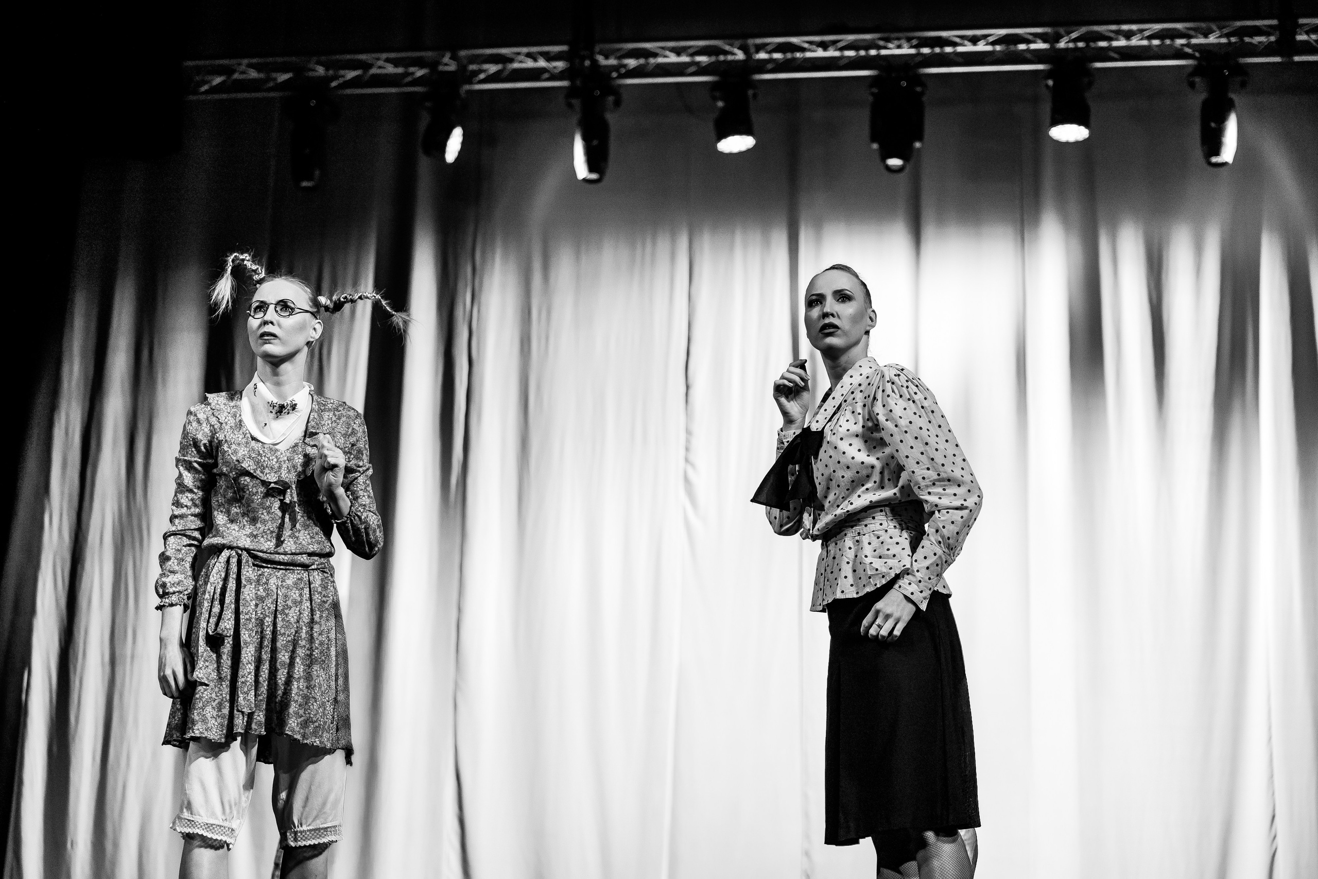 Спектакль Егора Дружинина «Всюду жизнь»