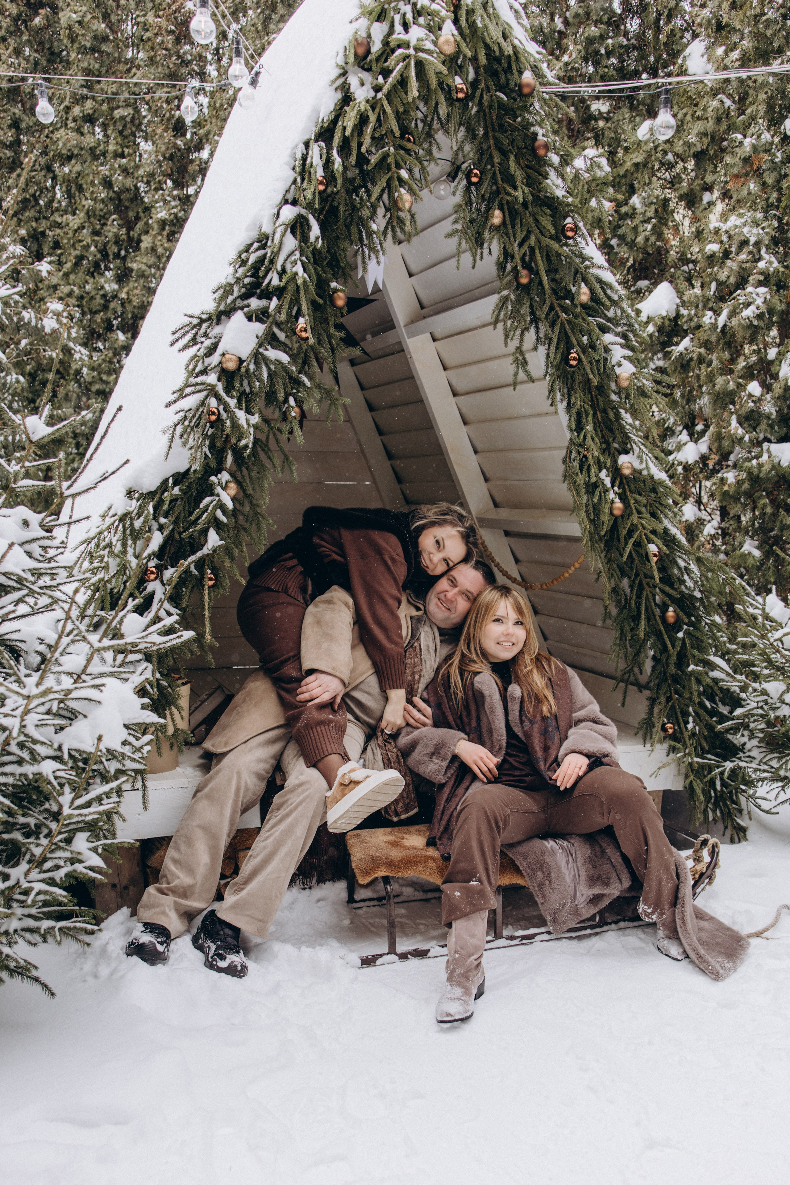 Кристина, Слава, Злата