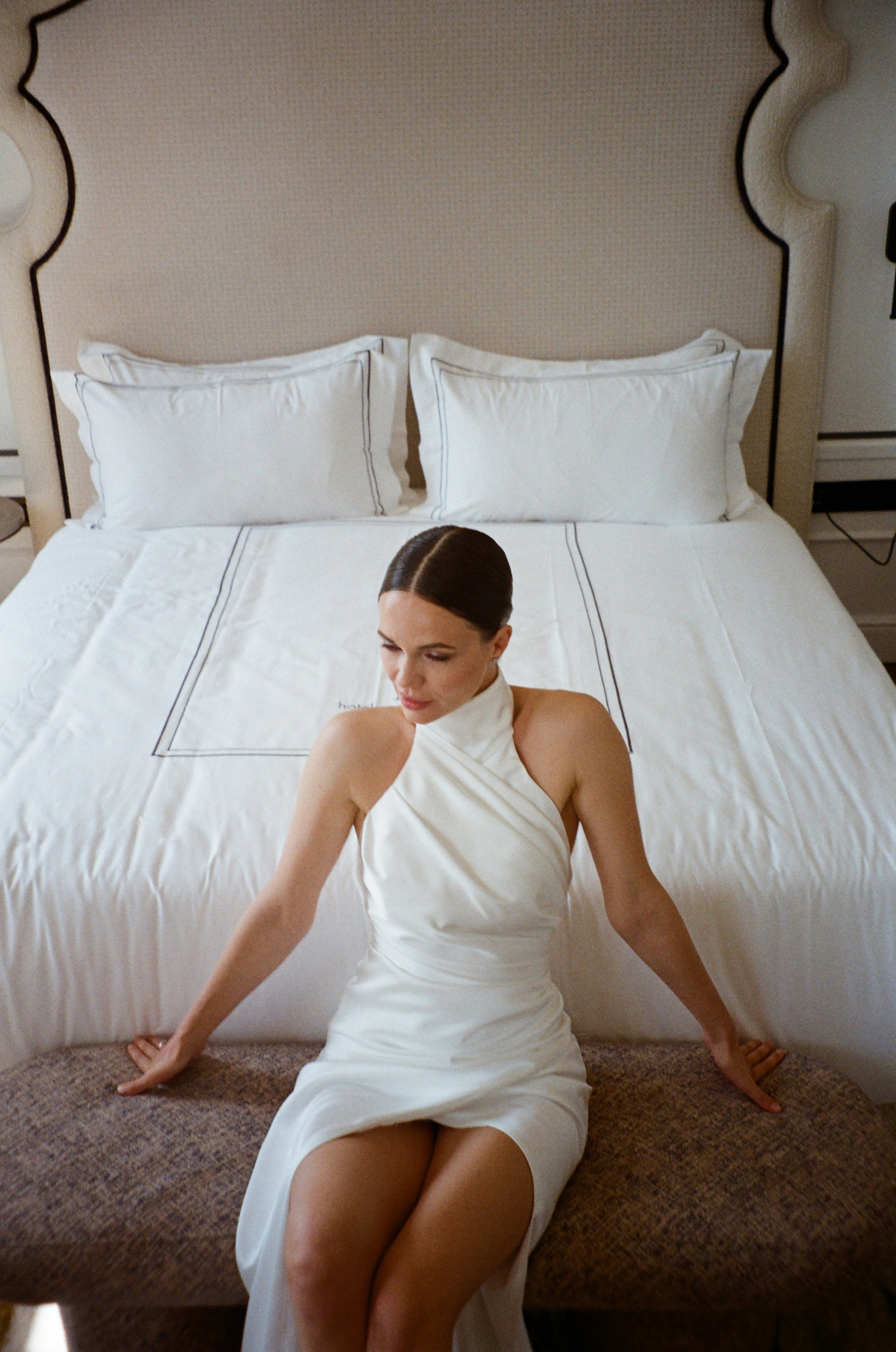 Свадебная фотосессия на пленку. Сестры Карабаза. Фотографы и ретушеры в Москве и Санкт-Петербурге