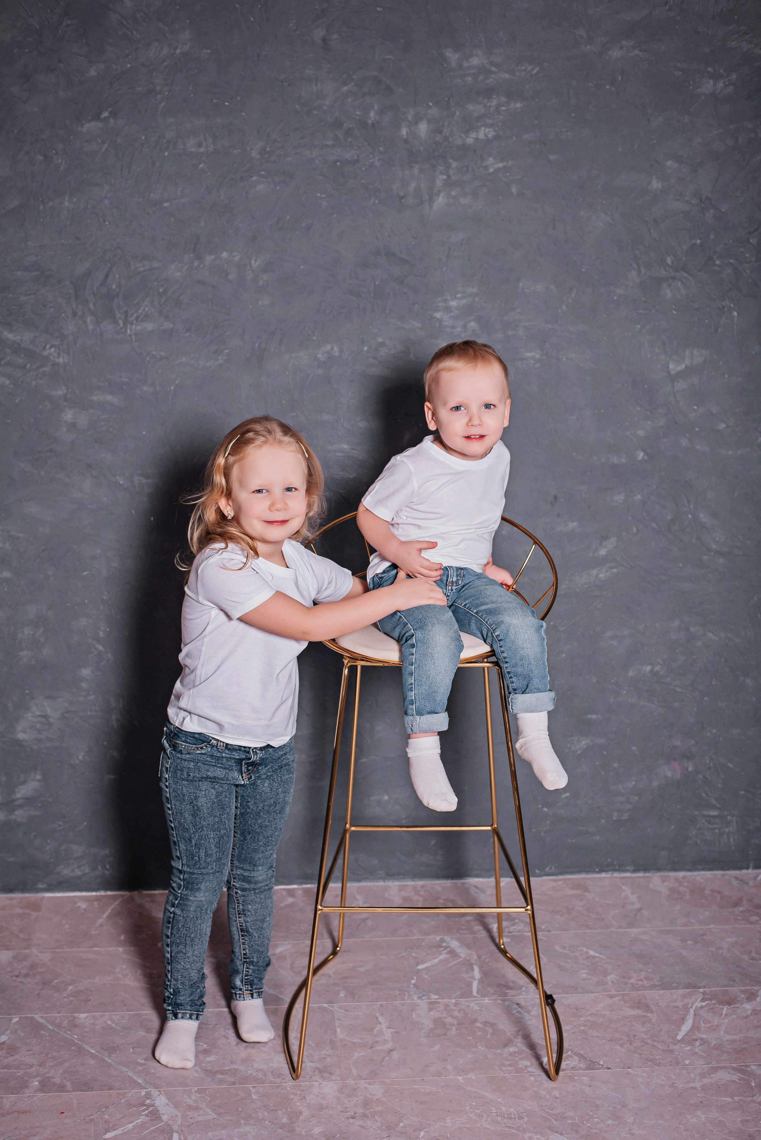 Виктория в студии. Детский и семейный фотограф выпускной альбом Приморско-Ахтарск