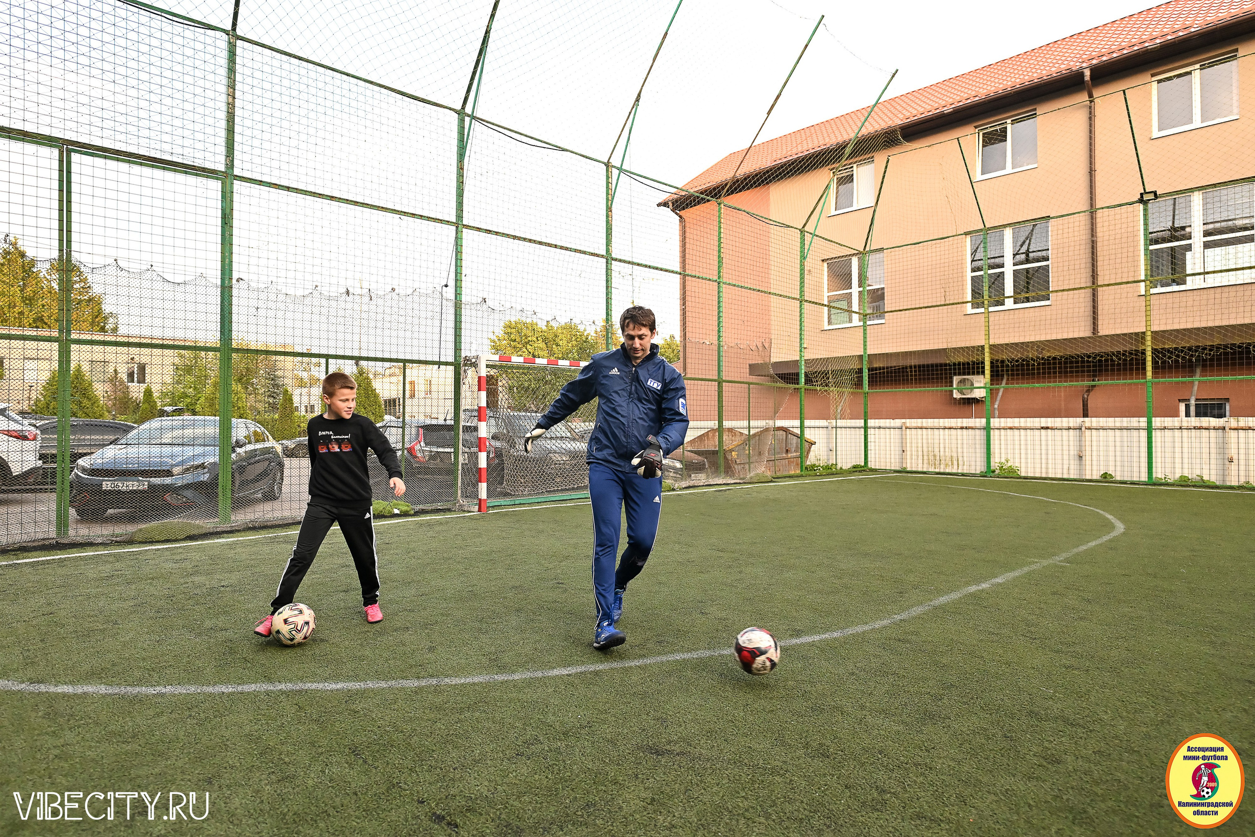 ИГРЫ МИНИ-ФУТБОЛЬНОЙ И КОРПОРАТИВНОЙ ЛИГИ. VIBECITY.RU Вайб Сити Ру Фоторепортажи Фотоотчеты Калининград