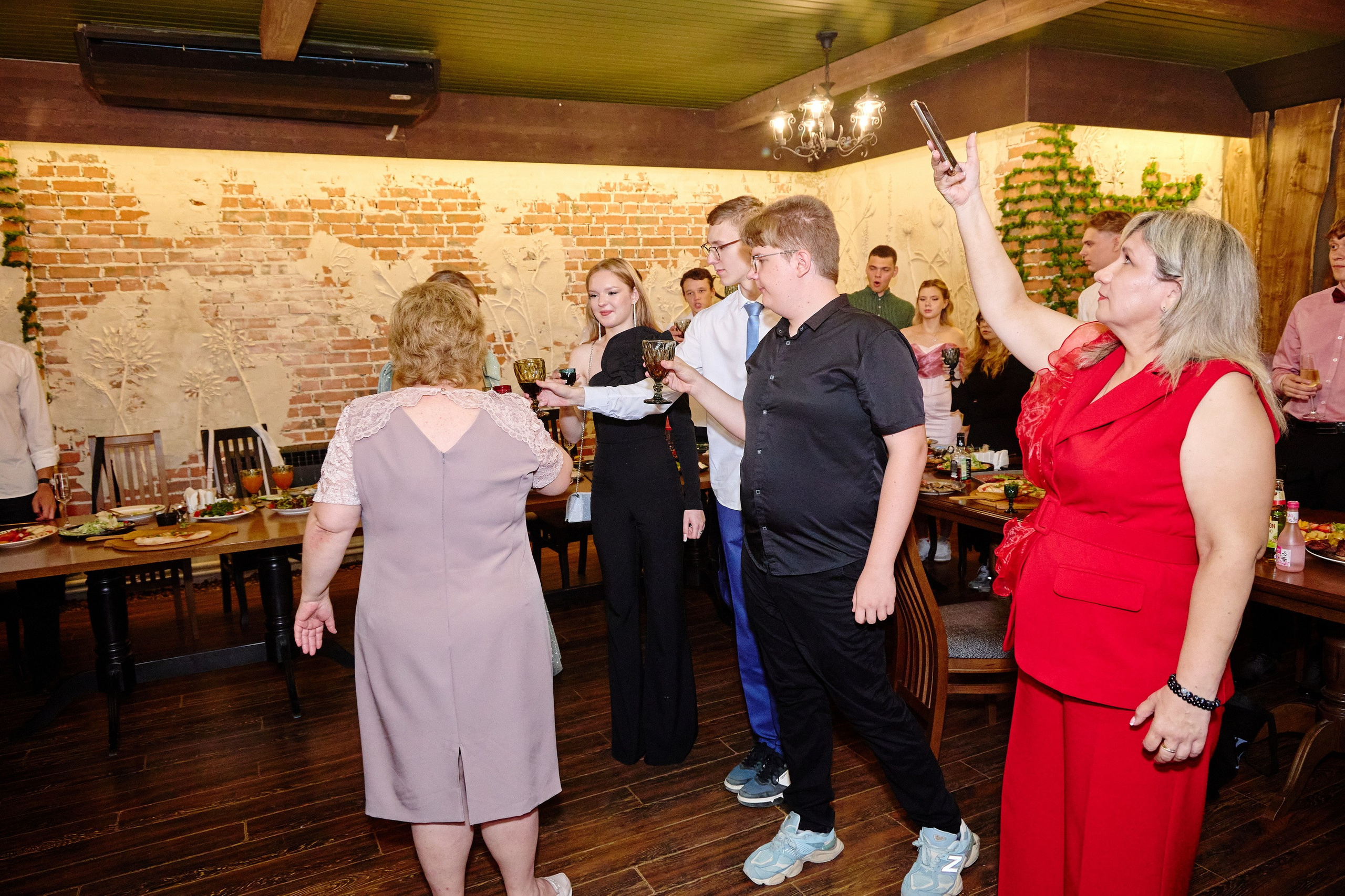 Выпускной 35 Сош. Фотограф Выпускные альбомы Таганрог Сергей Коробченко