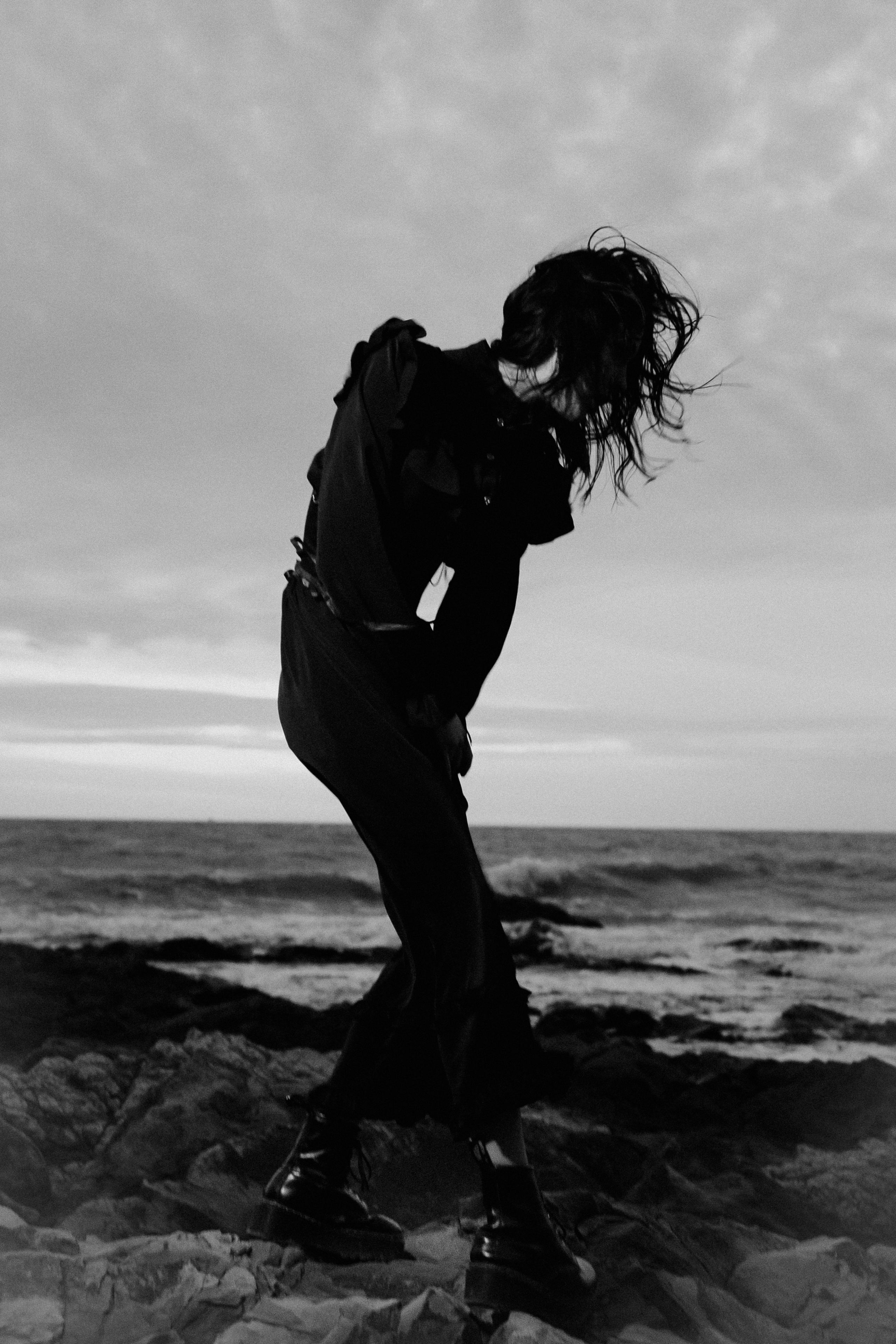 Съёмка у моря с оленьими рогами