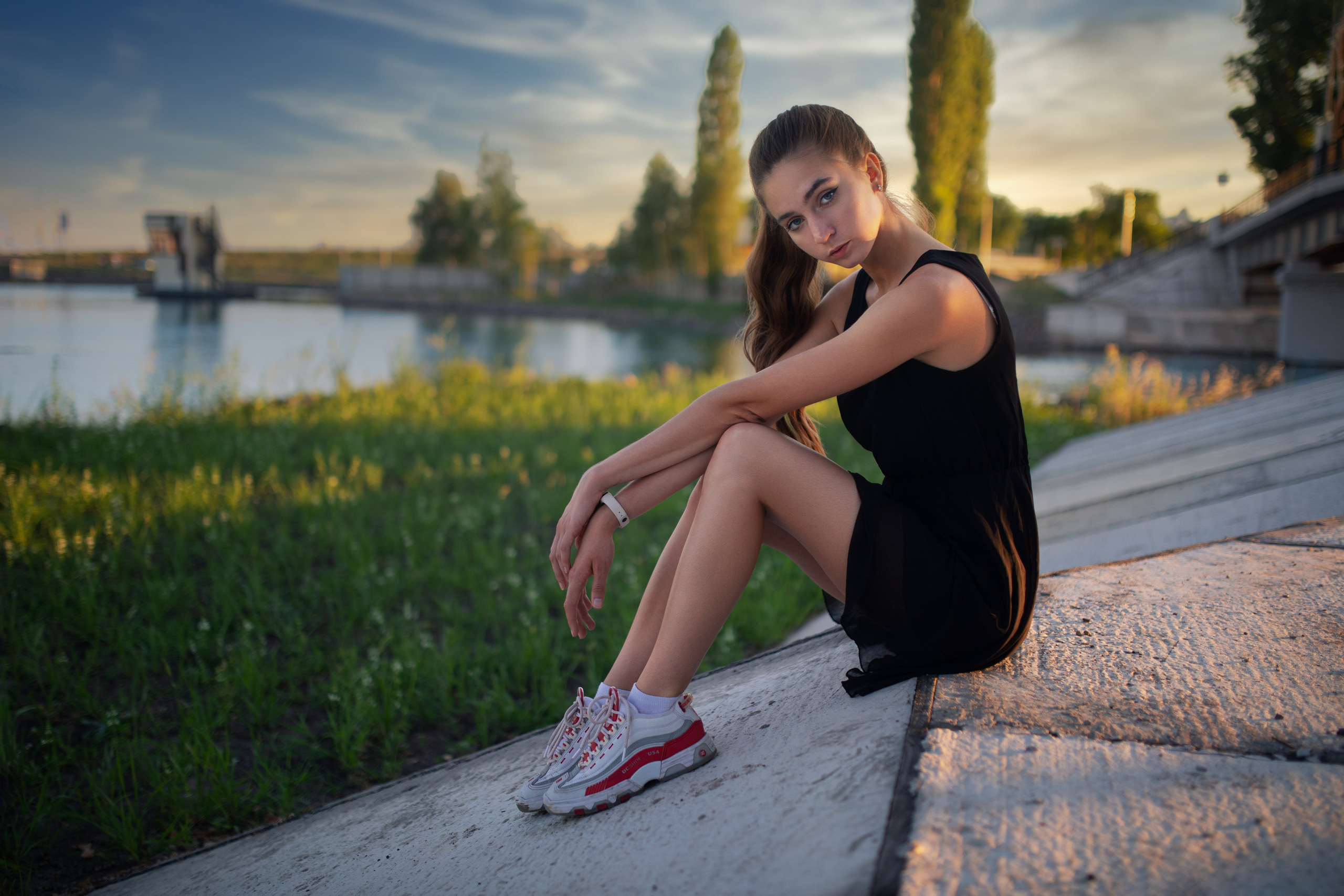 Летняя съемка с Дианой на берегу реки