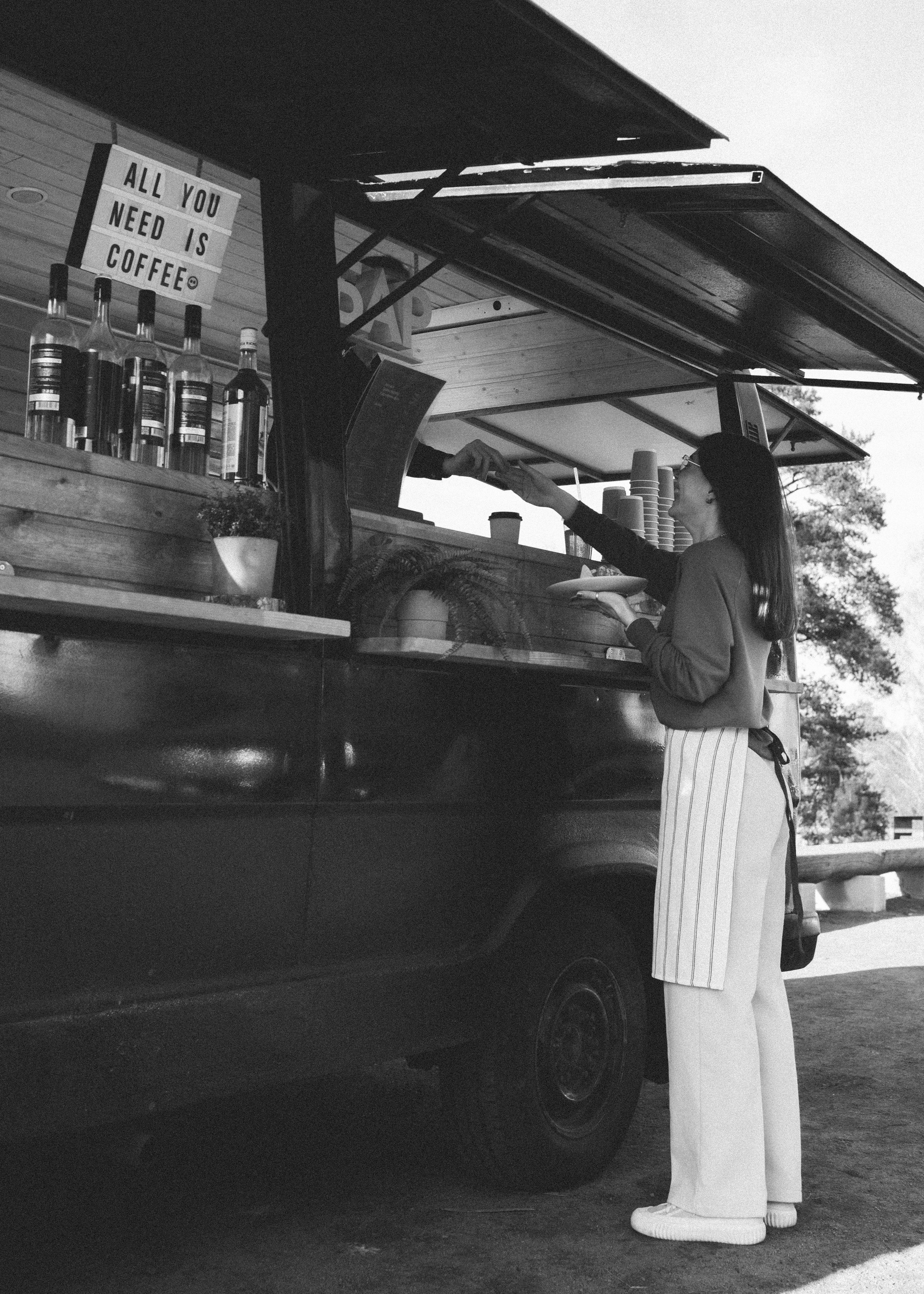 Горизонт событий — бар на колесах. Фотограф для брендов в Санкт-Петербурге — Анастасия Галина