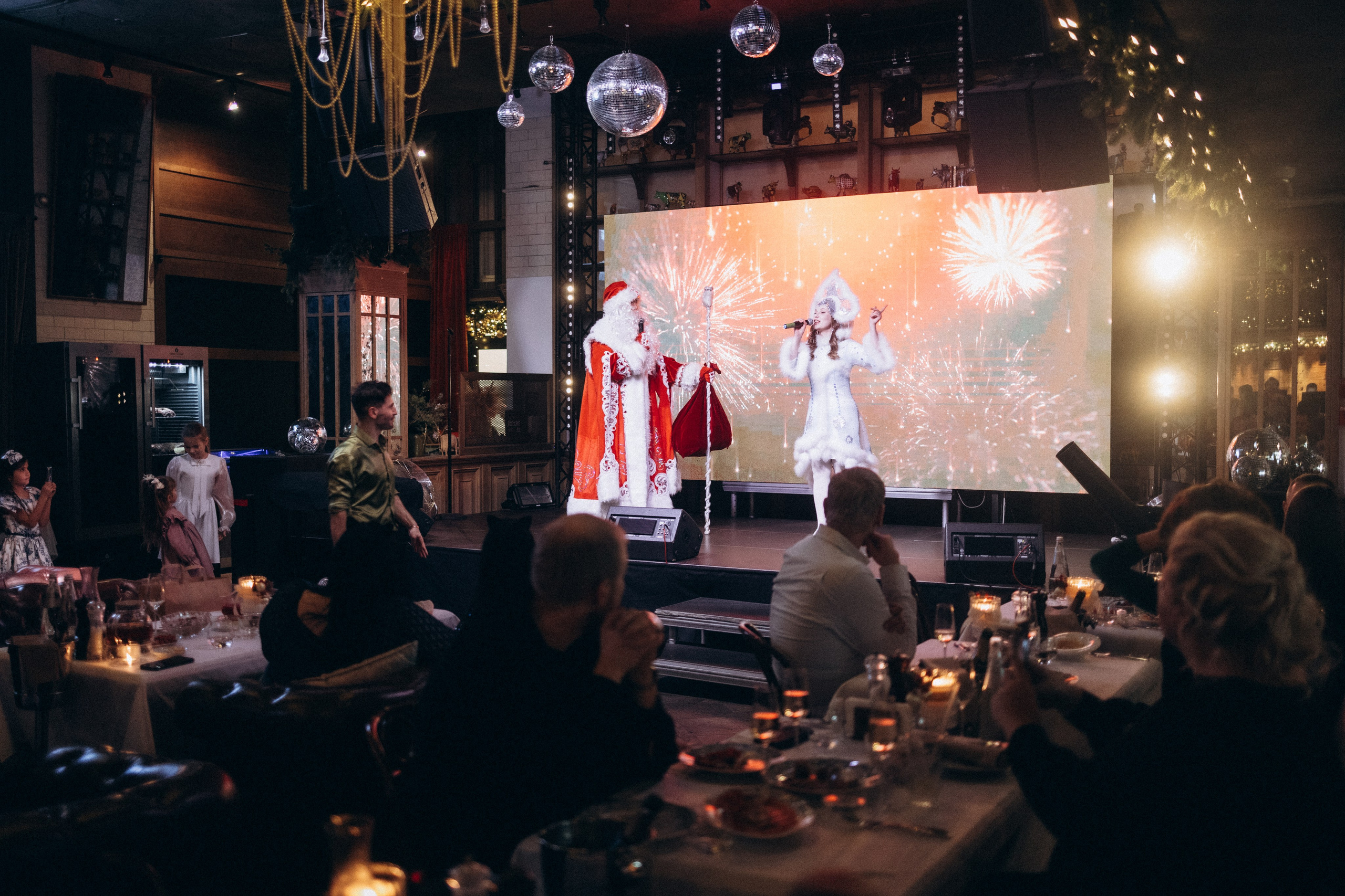 Новогодний корпоратив ресторан Рибай. Фотограф Артем Бросов в Санкт-Петербурге и Дубае