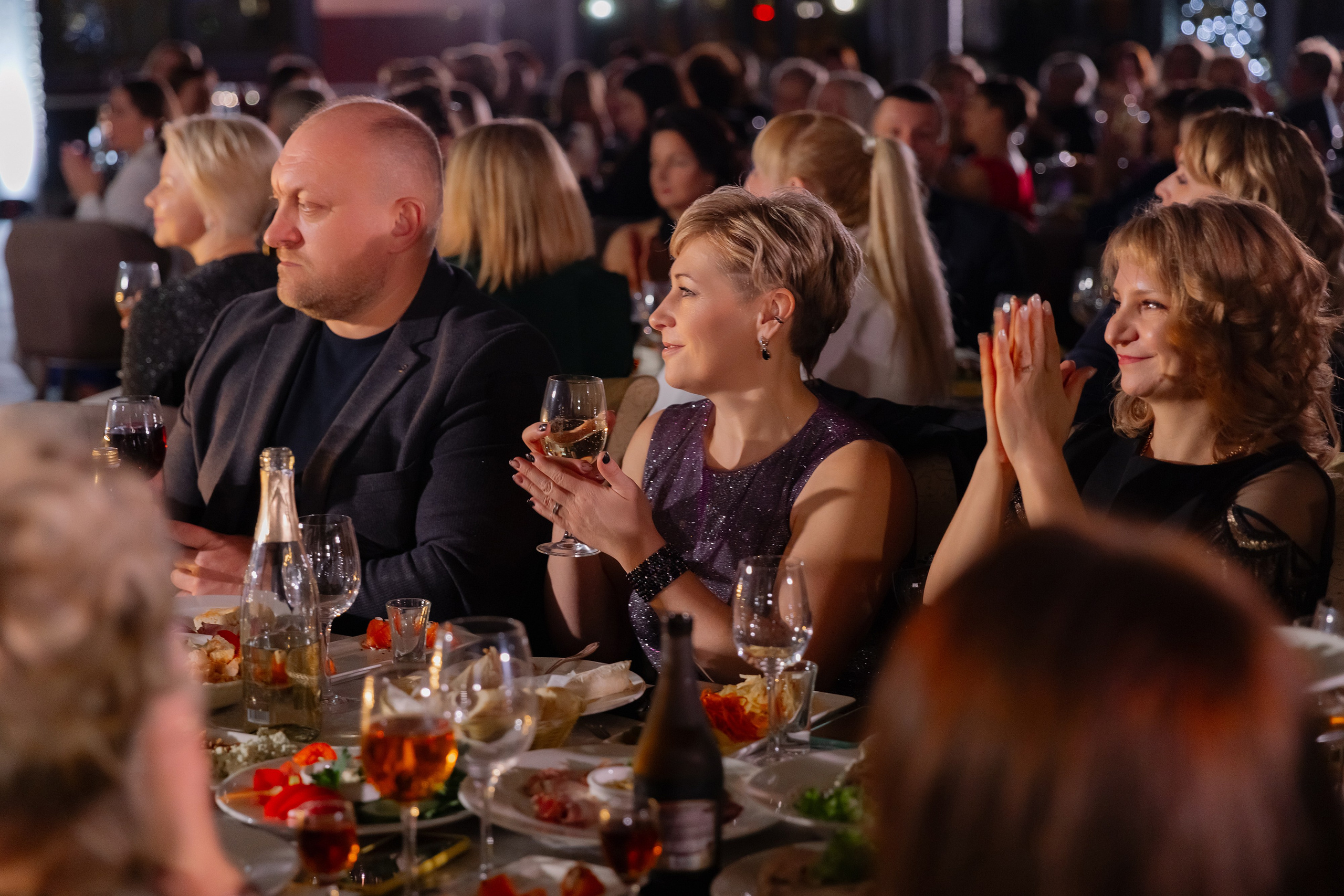 Корпоративная новогодняя фотосъемка для BELARUSBANK в Ресторане «Урарту». Свадебный фотограф в Минске/Беларуси Сергей Спиридонов