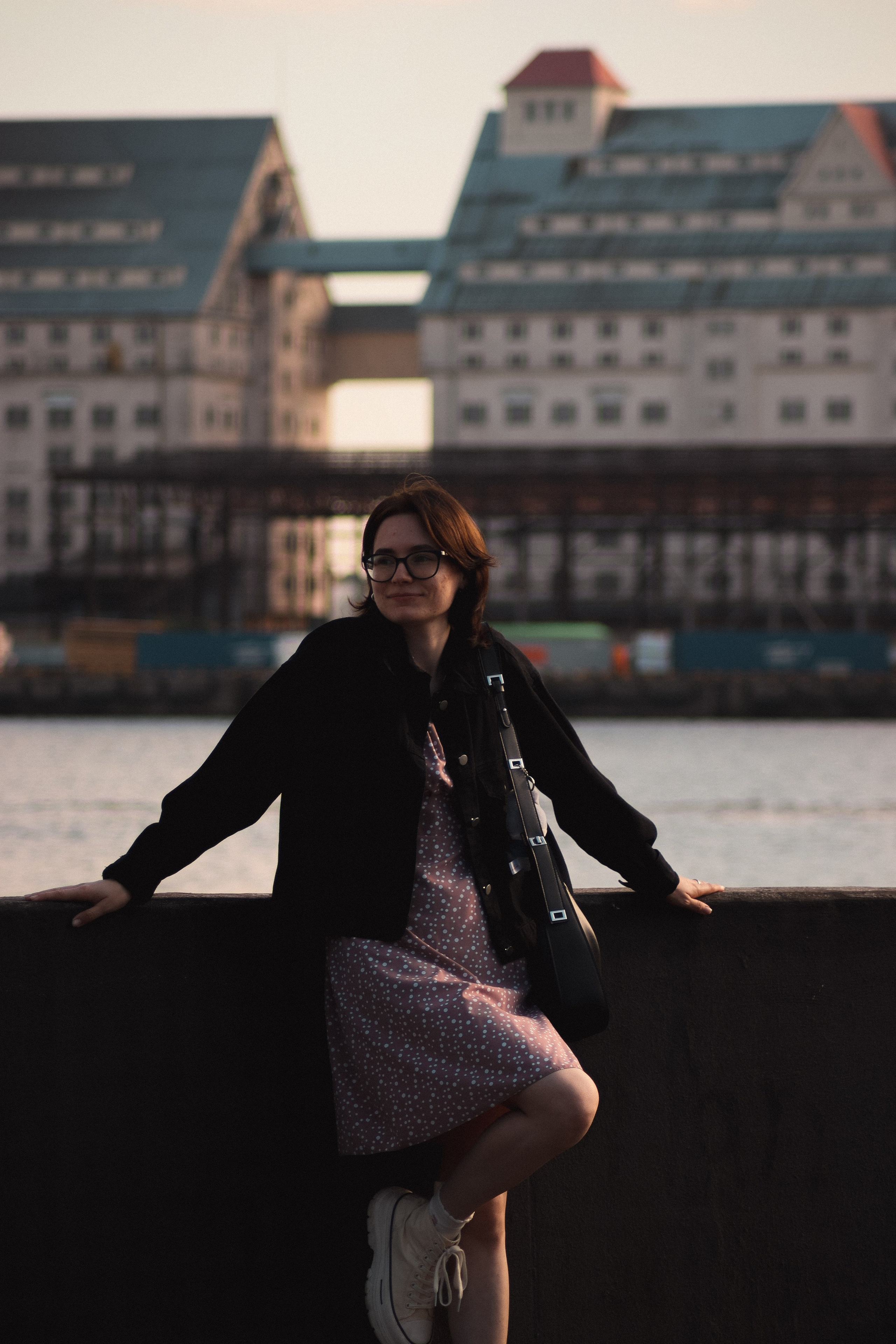 Юля П. (Near the water). — Digital Noise —