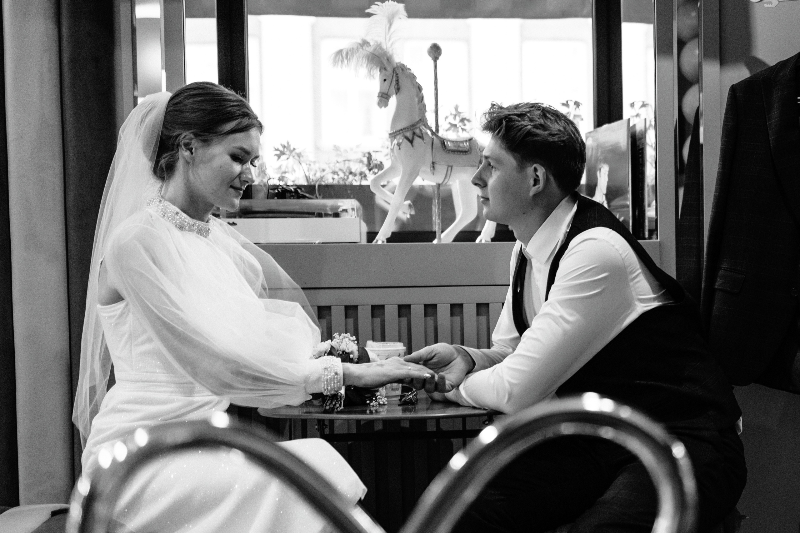 Владислав и Юлия Вечерняя прогулка по городу. Свадебный Фотограф в Иркутске Екатерина Елисеева