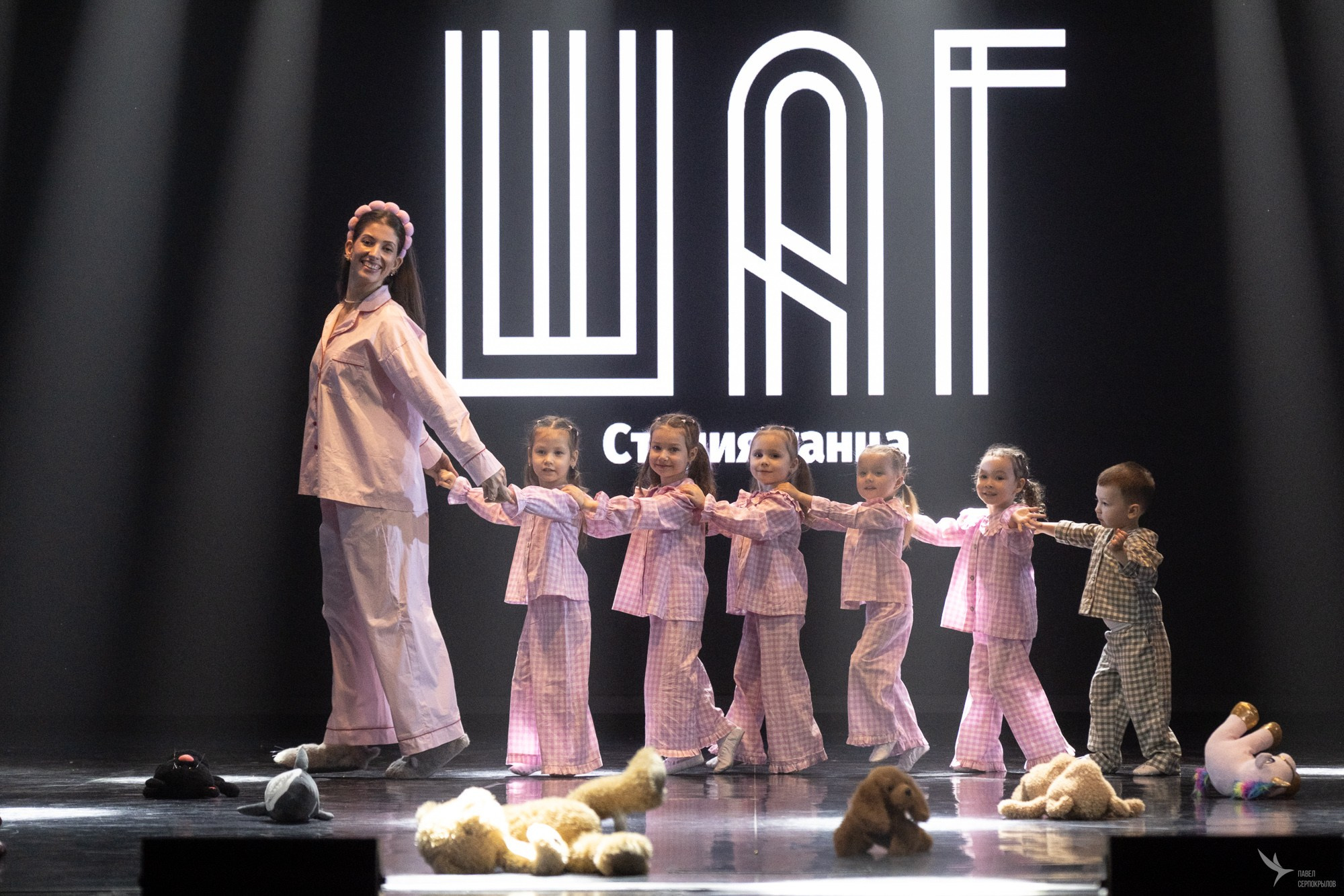 Отчетный концерт студии танца «ШАГ». Репортажный фотограф в Казани Павел Серпокрылов