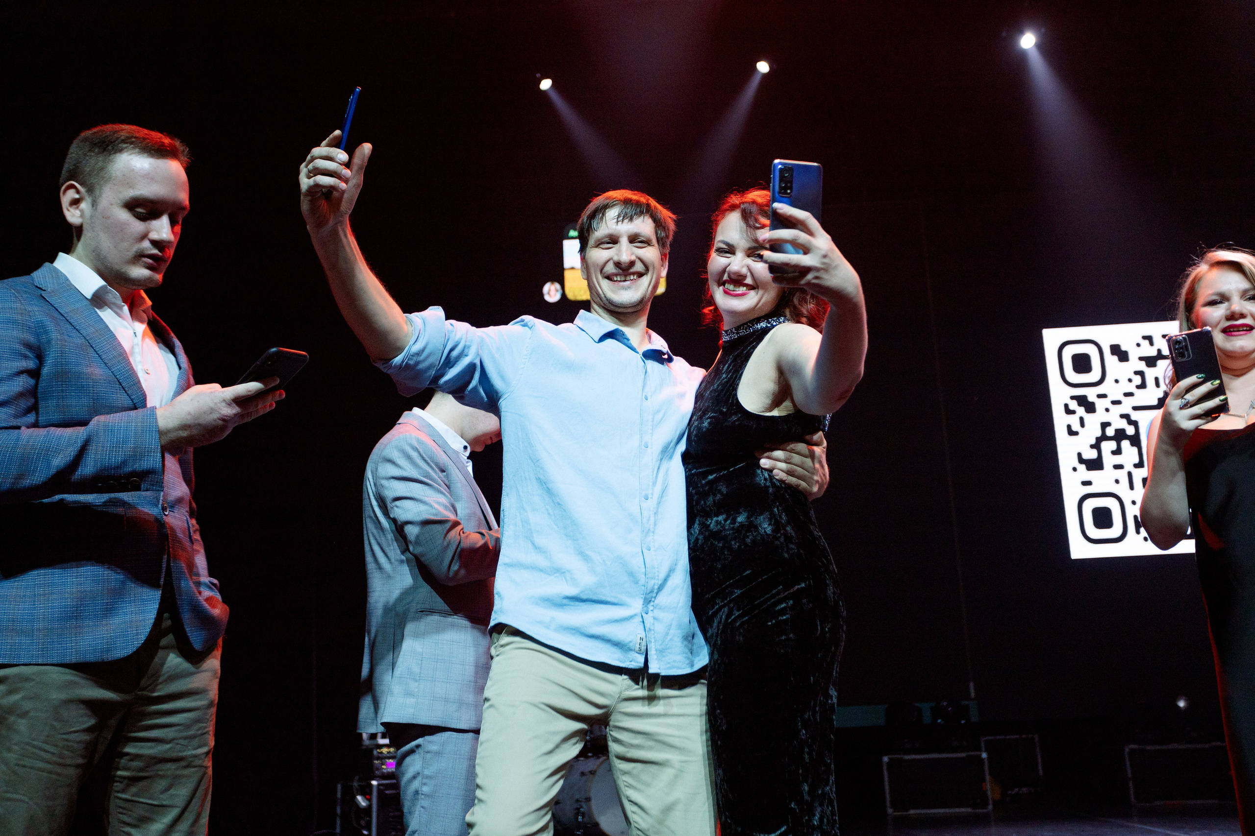 РЕПОРТАЖ: НОВЫЙ ГОД В ДК МЕТАЛЛУРГ. Профессиональный фотограф в Ижевске Леша Петров