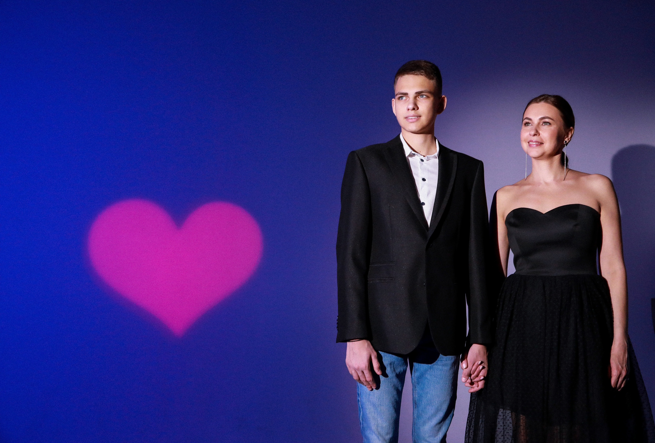 Фотосессия с цветными световыми схемами. Портретный и свадебный фотограф в Туле