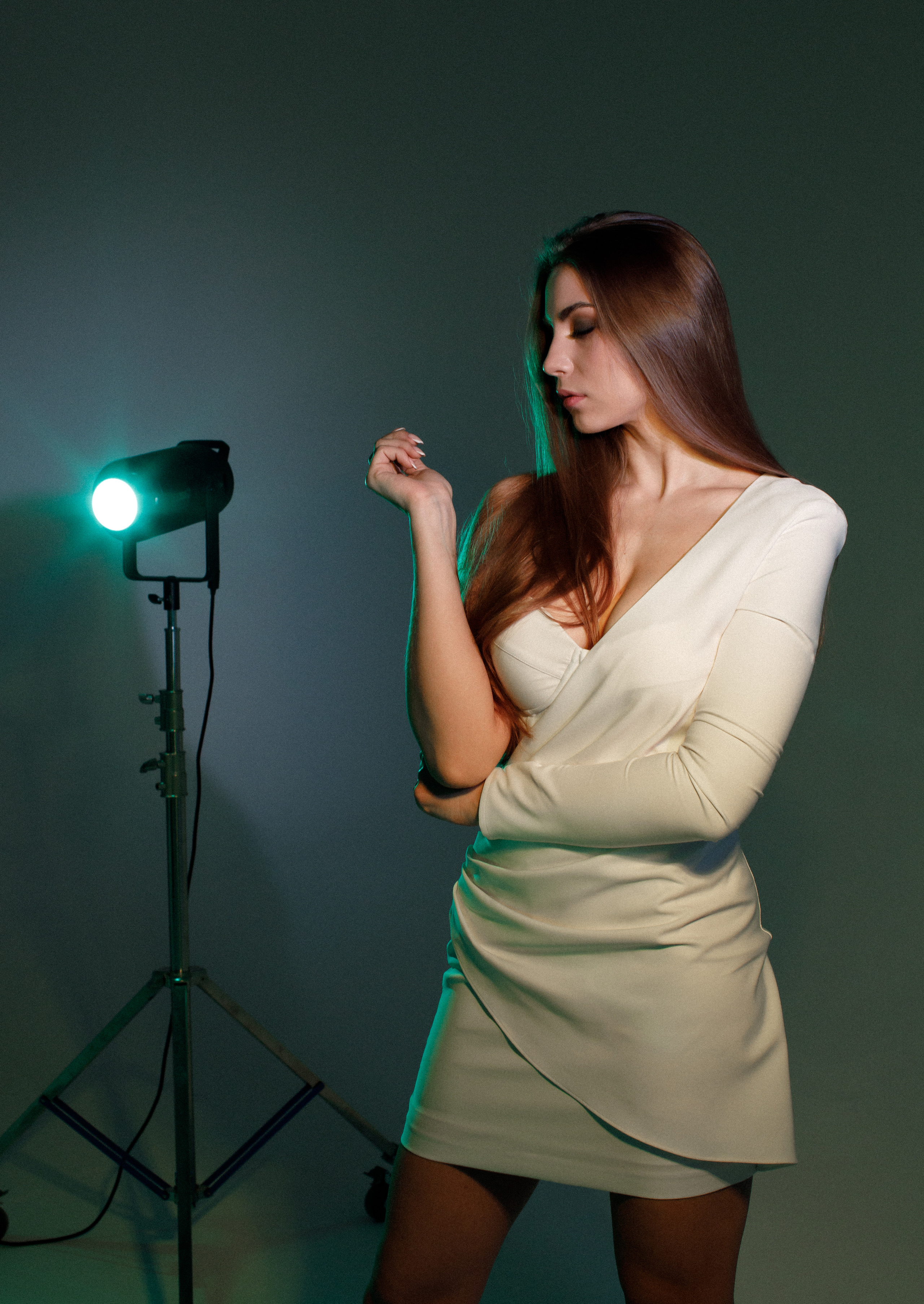 Фотосессия с цветными световыми схемами. Портретный и свадебный фотограф в Туле