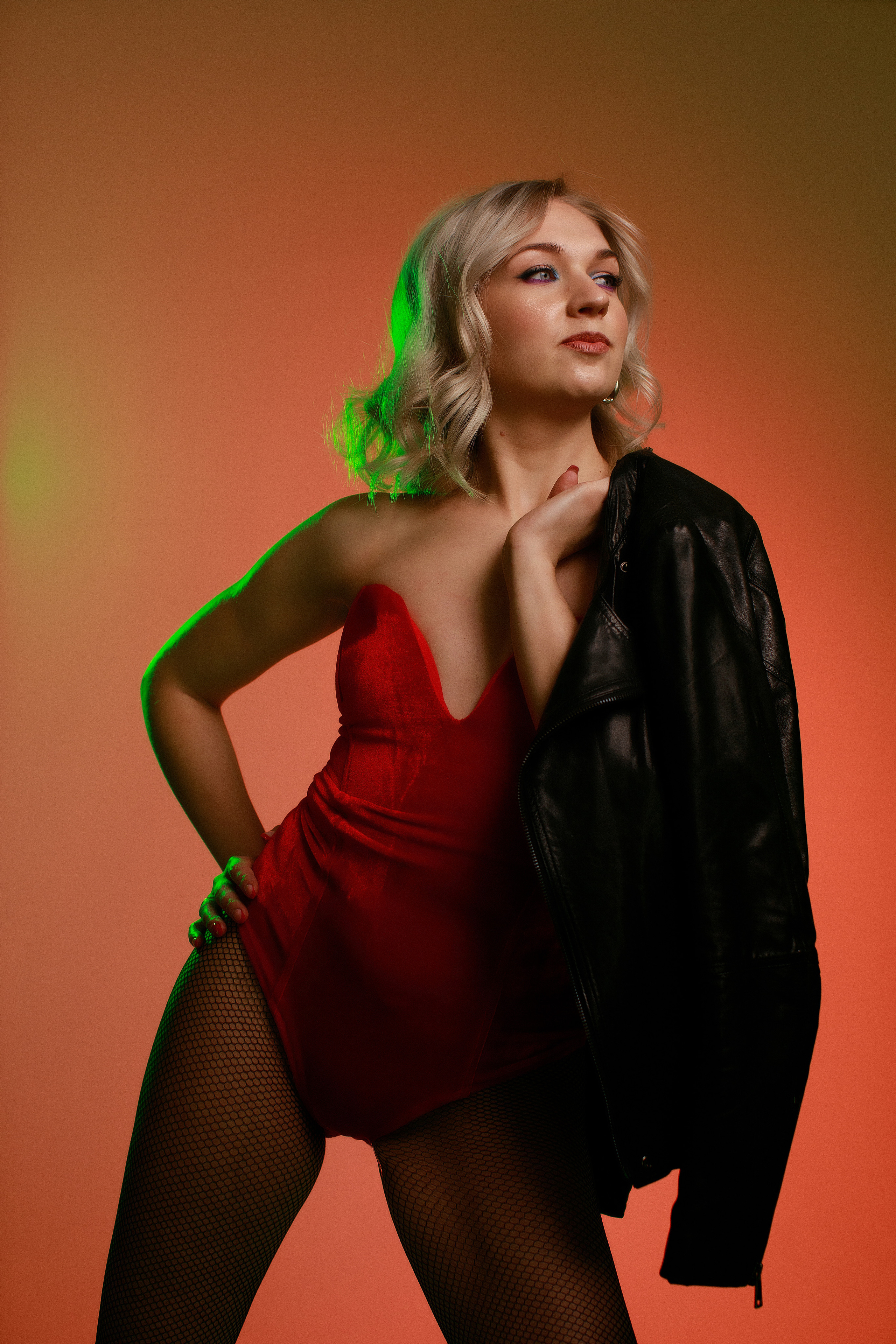 Фотосессия с цветными световыми схемами. Портретный и свадебный фотограф в Туле