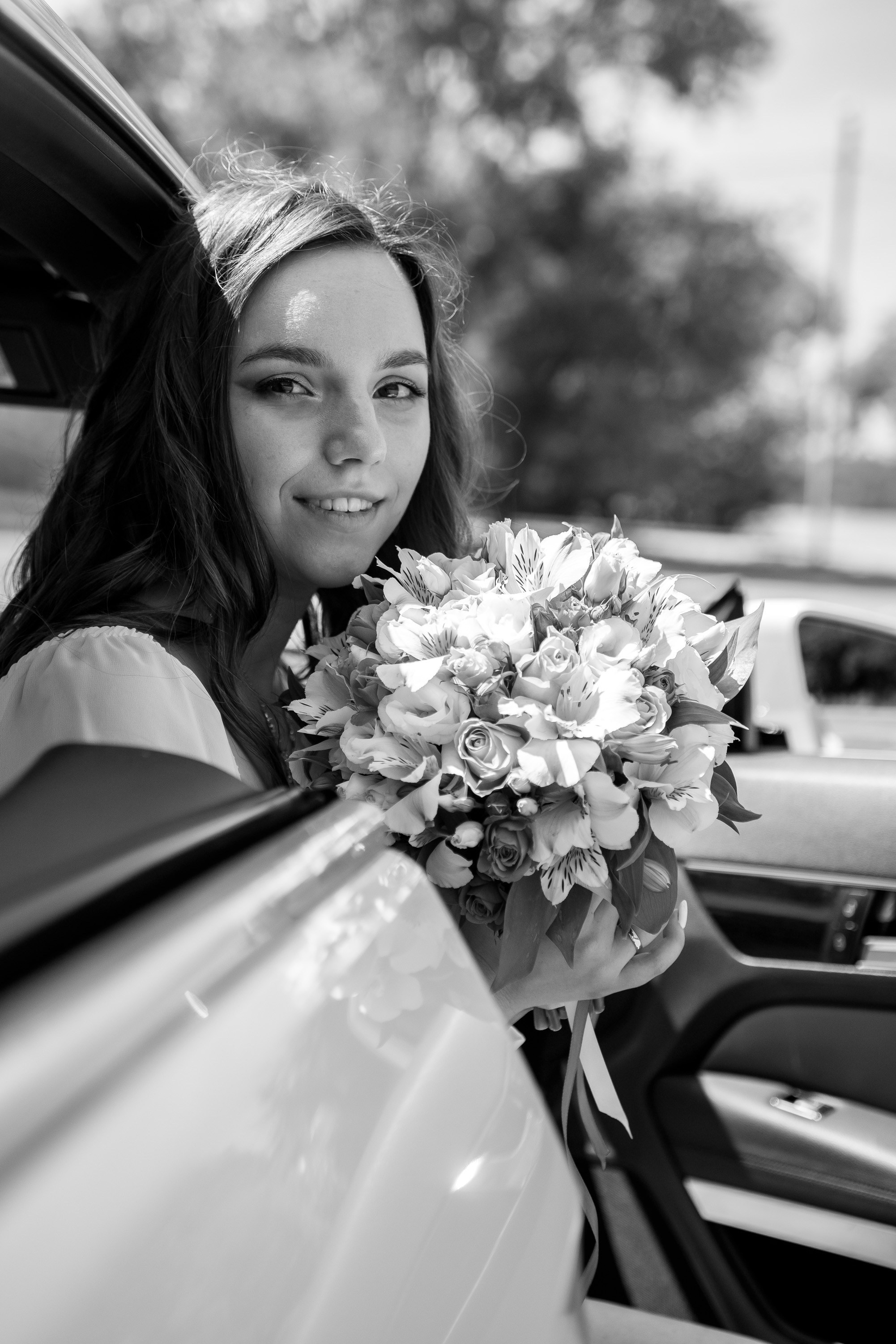 Свадебная фотосессия в автомобиле