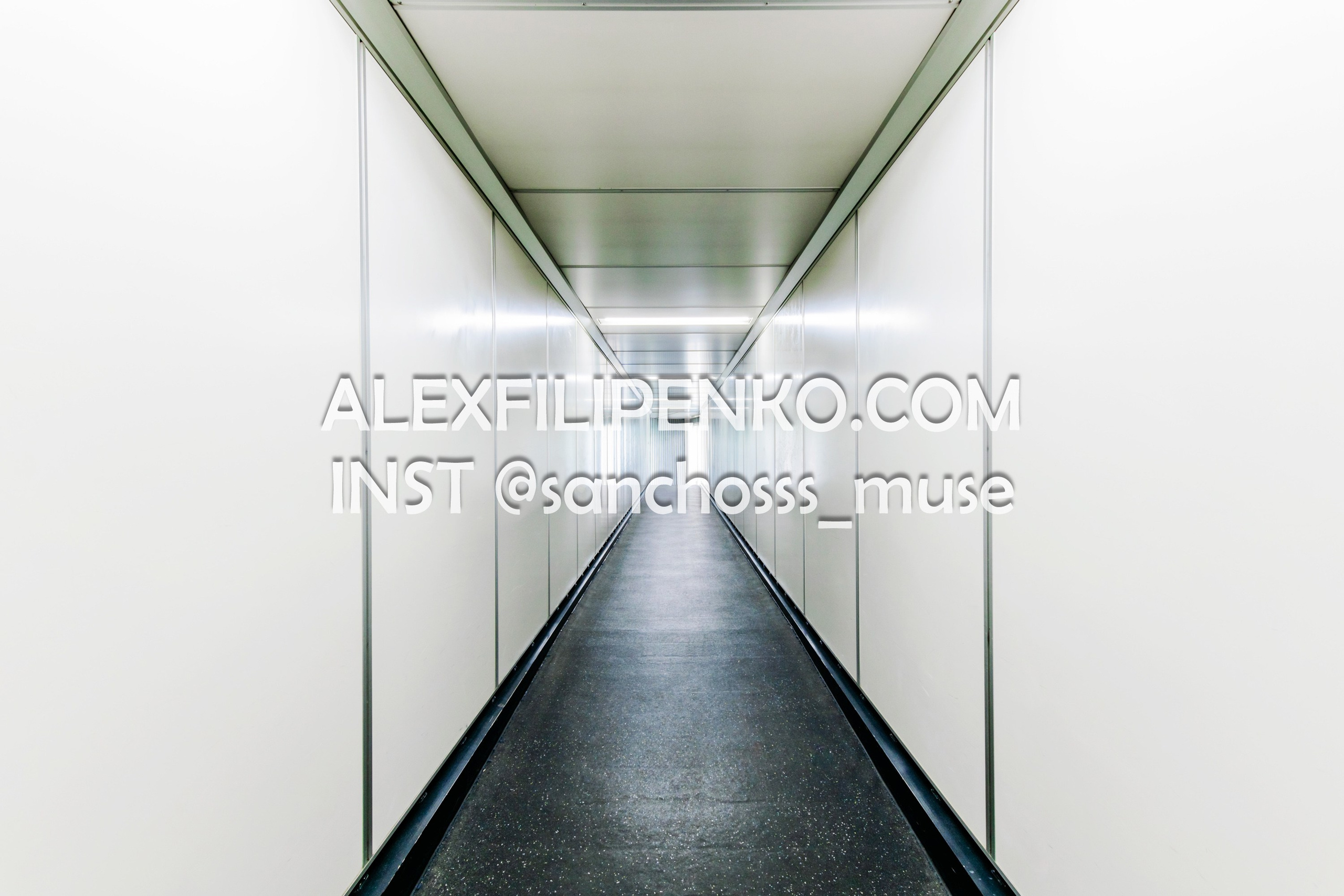 Фотосъемка для рекламного оператора MYD Production в Аэропорту Астаны. Фотограф интерьера недвижимости и архитектуры в Астане