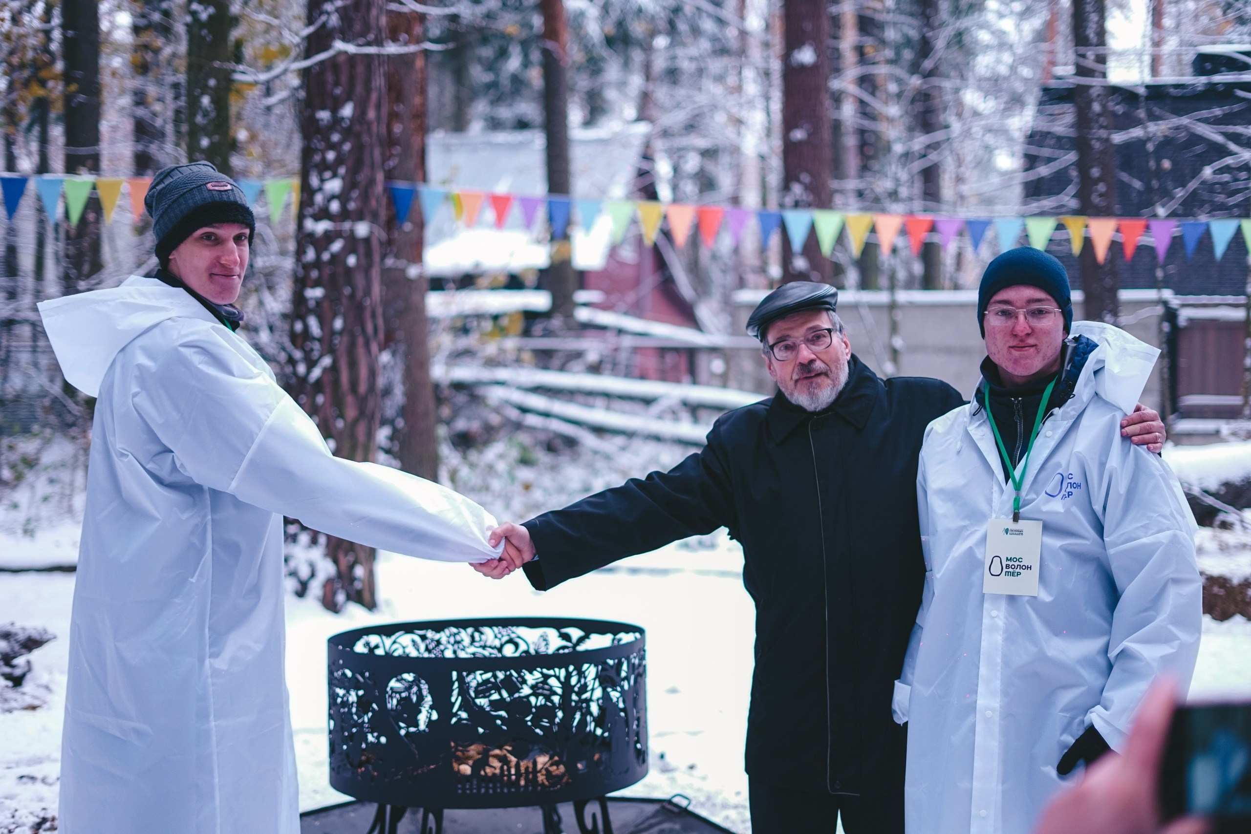 10 сосновых шишек. Kirillova Studio — мастерская декора и событий Юли Кирилловой