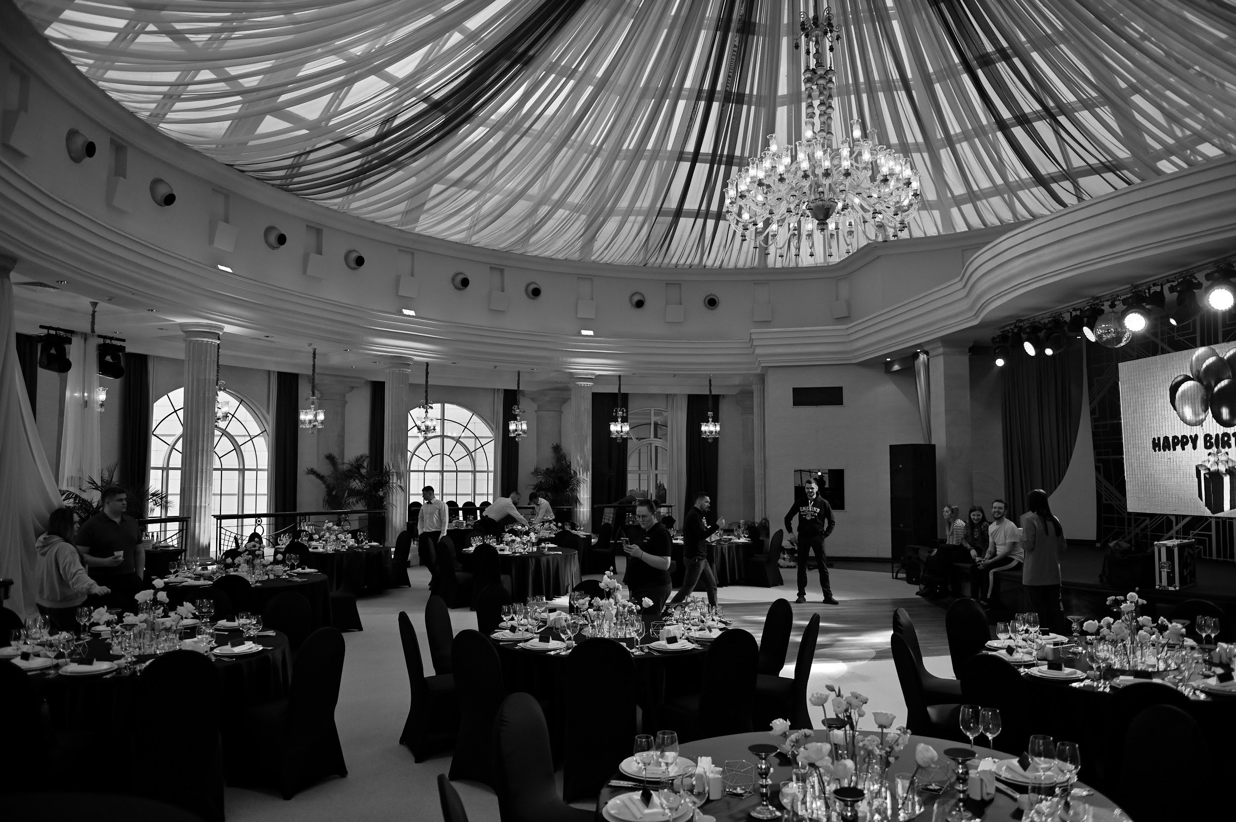 Юбилей в ресторане Фьюжн. Kirillova Studio — мастерская декора и событий Юли Кирилловой