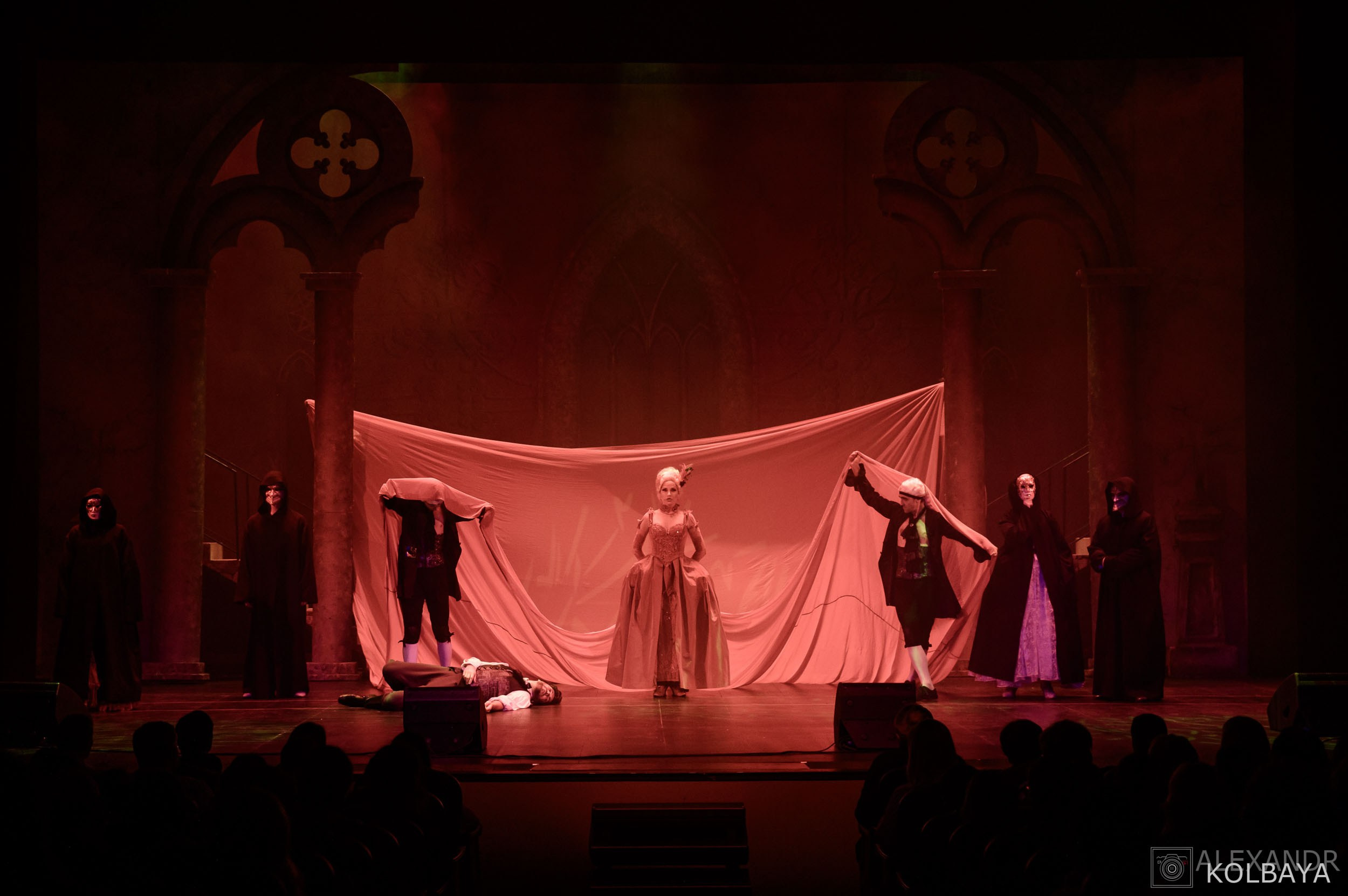 Опасные связи. Концертный и театральный репортажный фотограф в Москве Александр Колбая