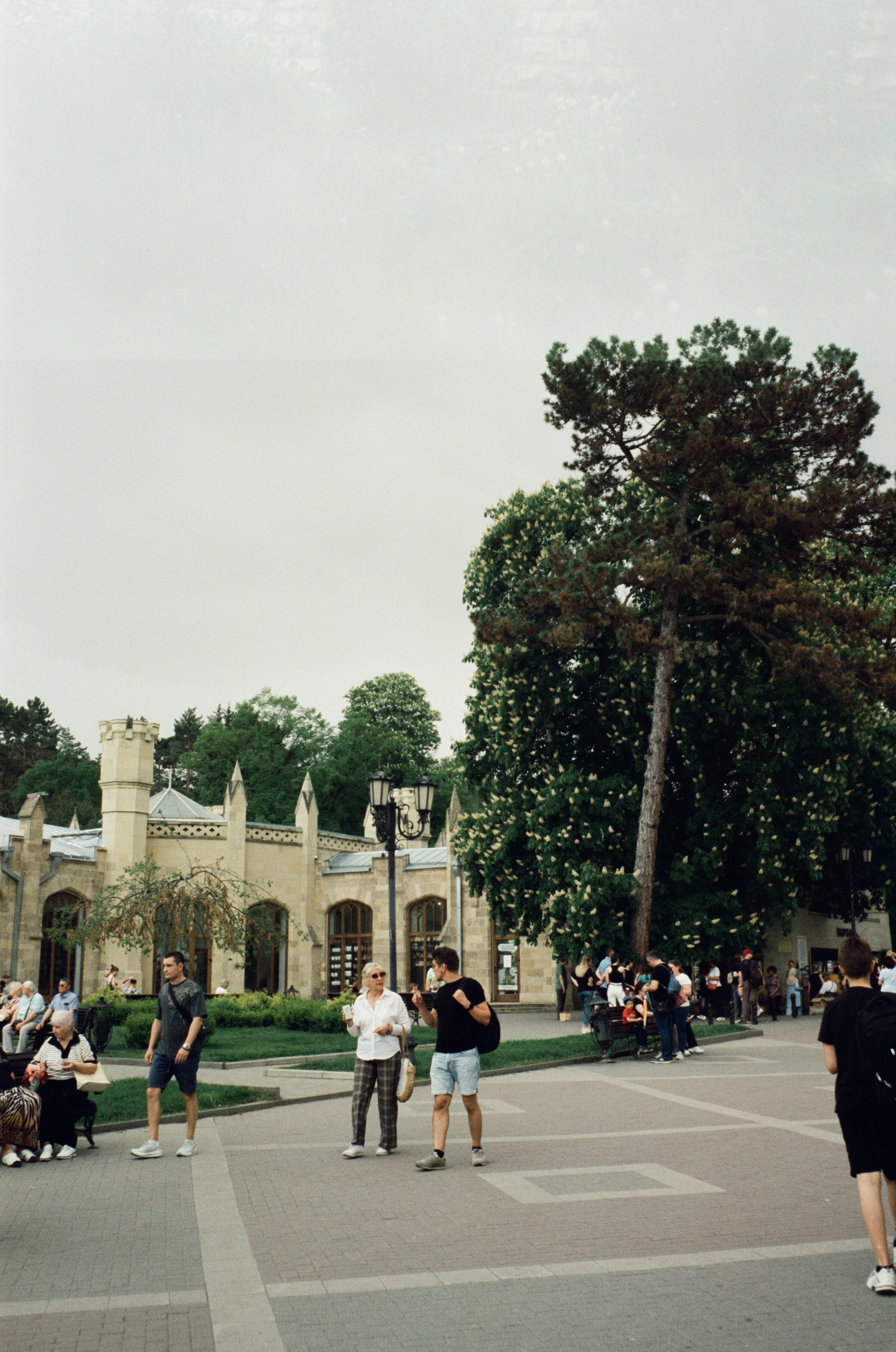 Первый день — первая прогулка по Кисловодску / Minox 35GT / SFL 250D (