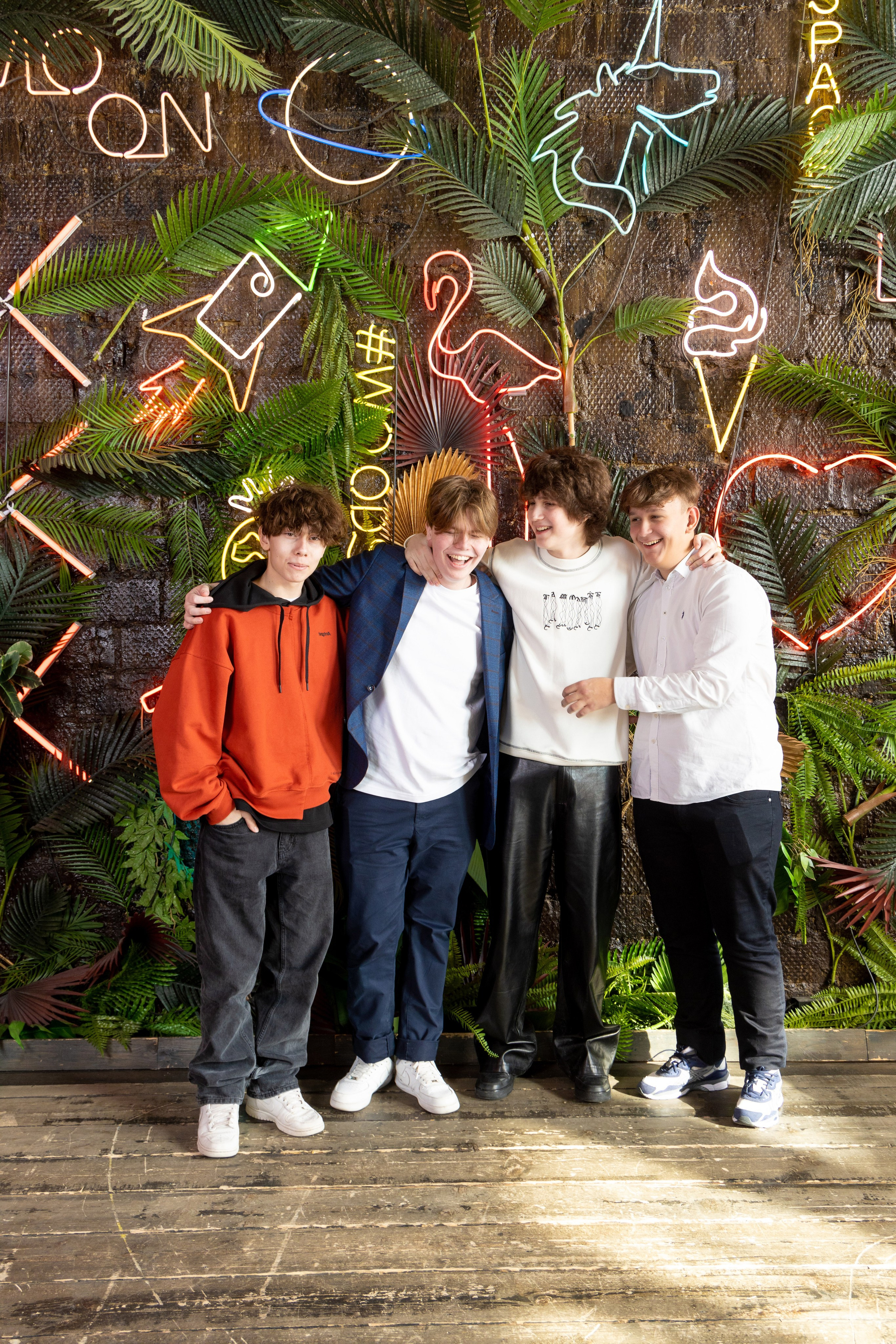 Зал Space. Школьная фотосессия в студии. Выпускные альбомы в Москве и Подмосковье