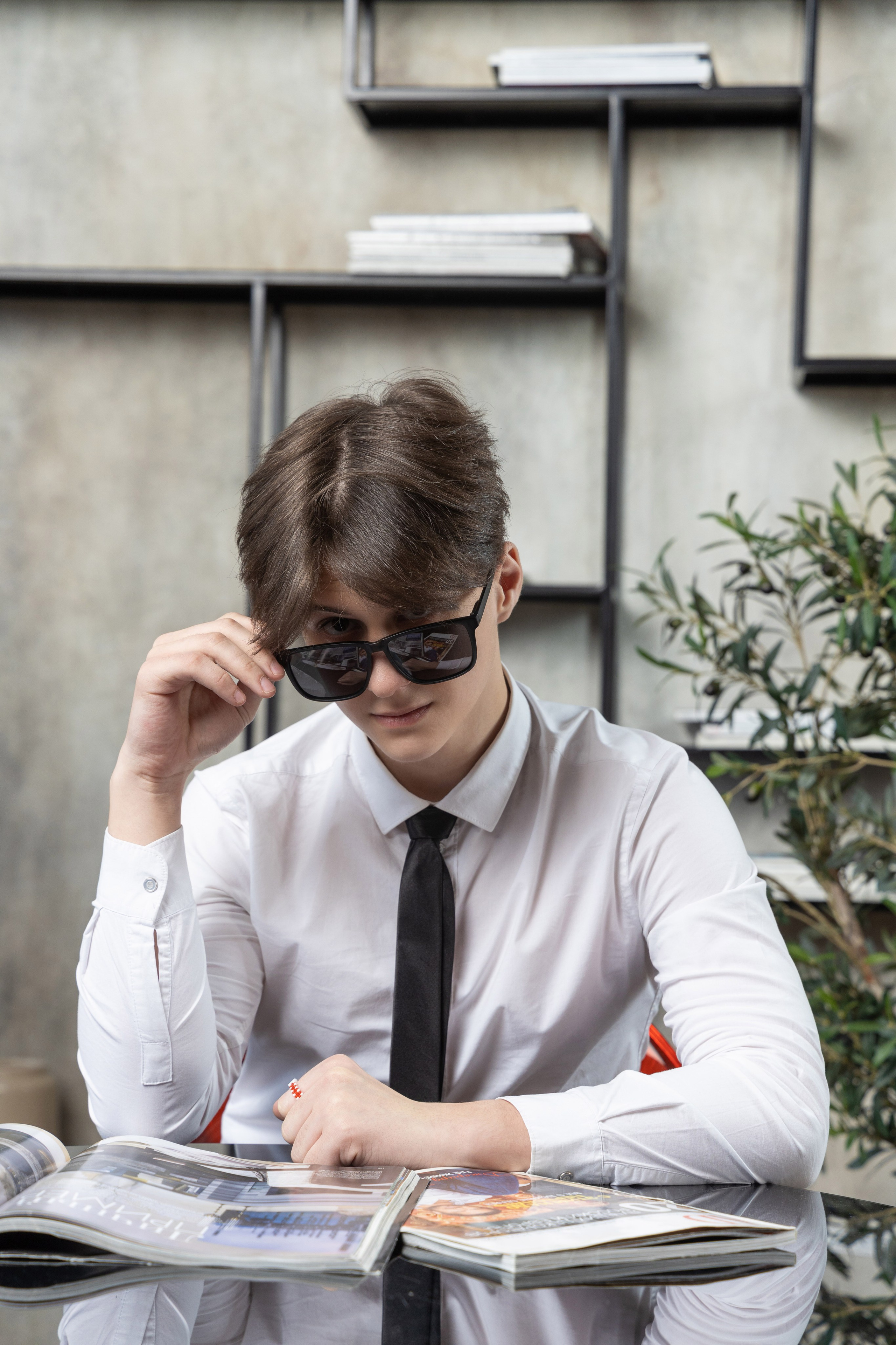 Зал Floyd. Школьная фотосессия в студии. Выпускные альбомы в Москве и Подмосковье