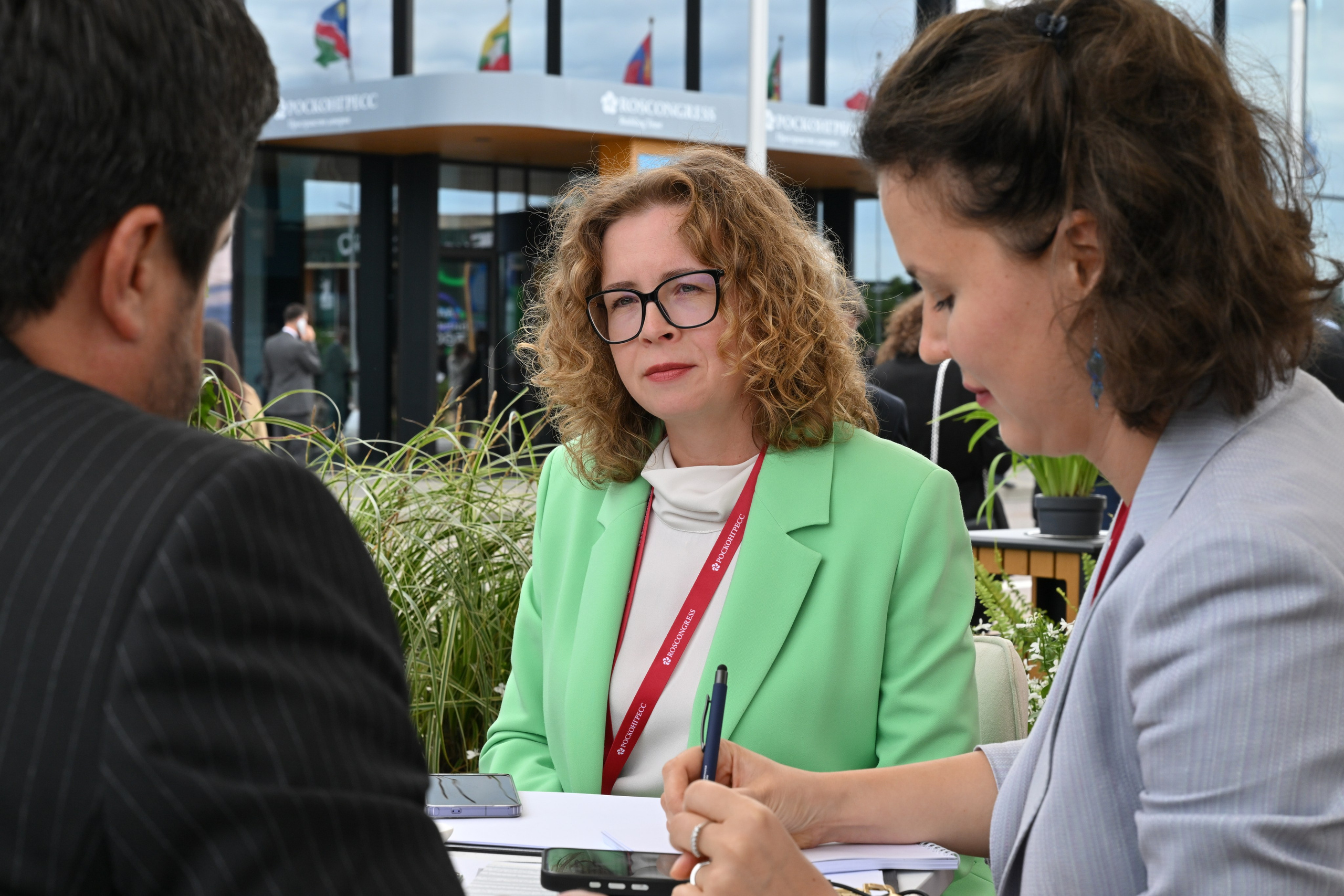 ПМЭФ 2025: летняя терраса «Теремка». Serg PG Photography — репортажная фотосъемка в Петербурге